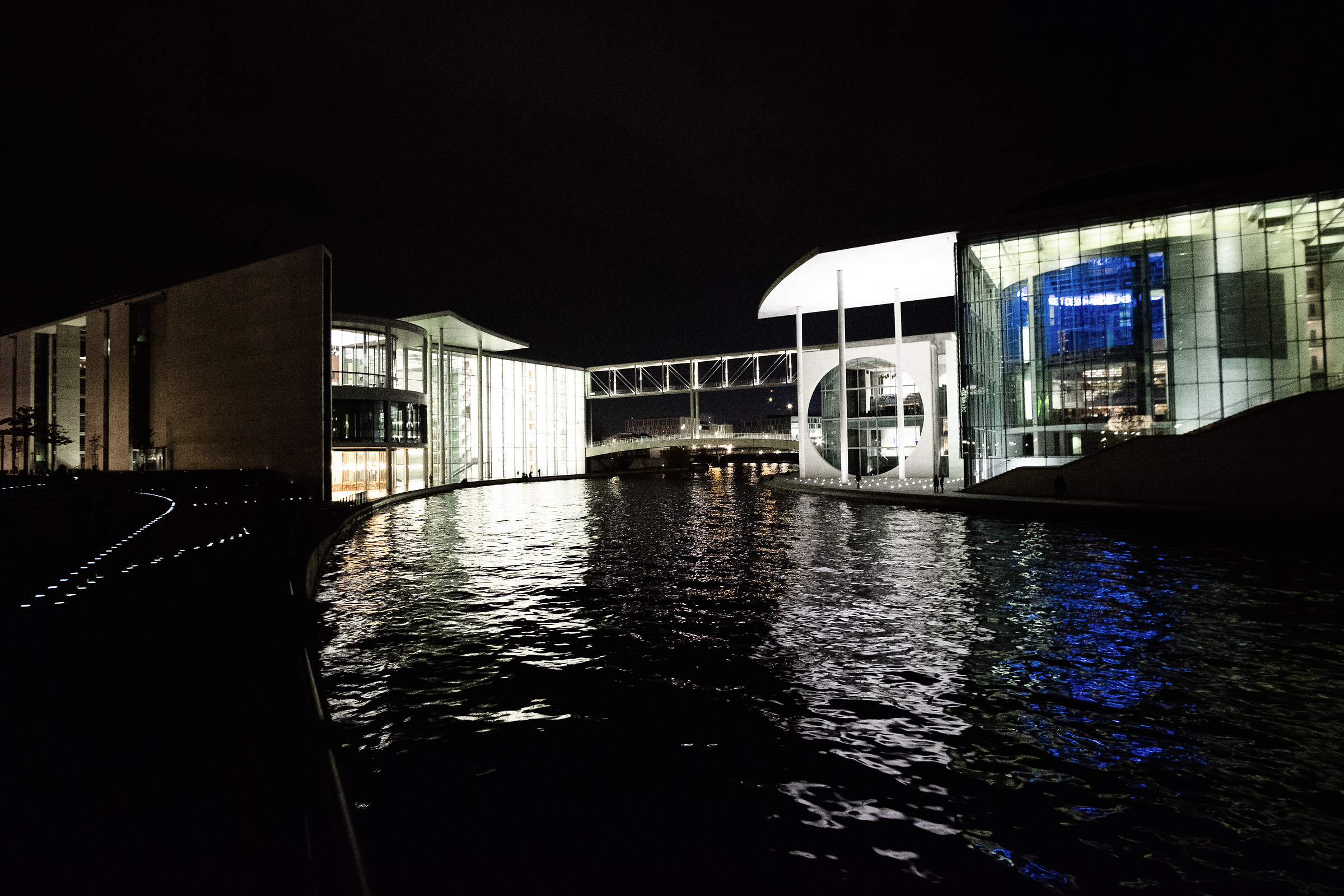 Water, lines and lights