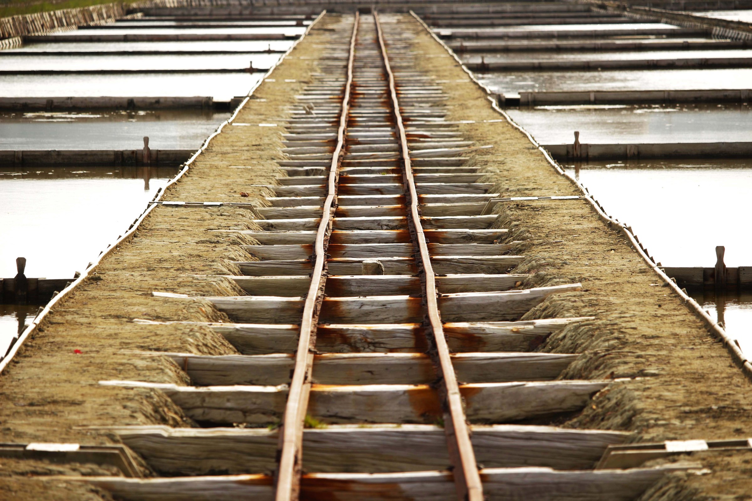 Street division of areas of water