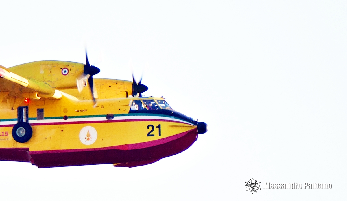 Canadair Vigili del Fuoco