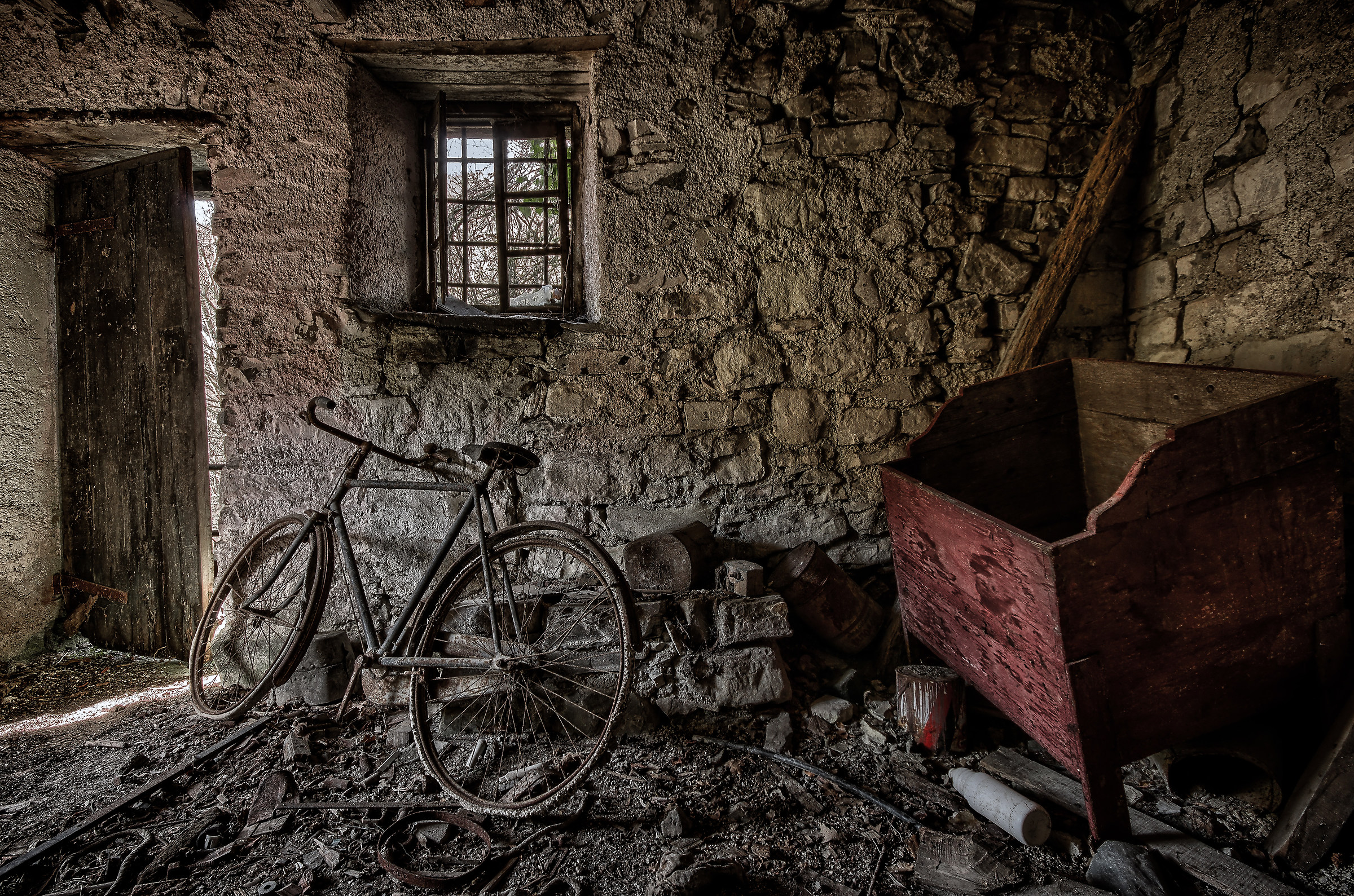 The surprise in the old mill ...