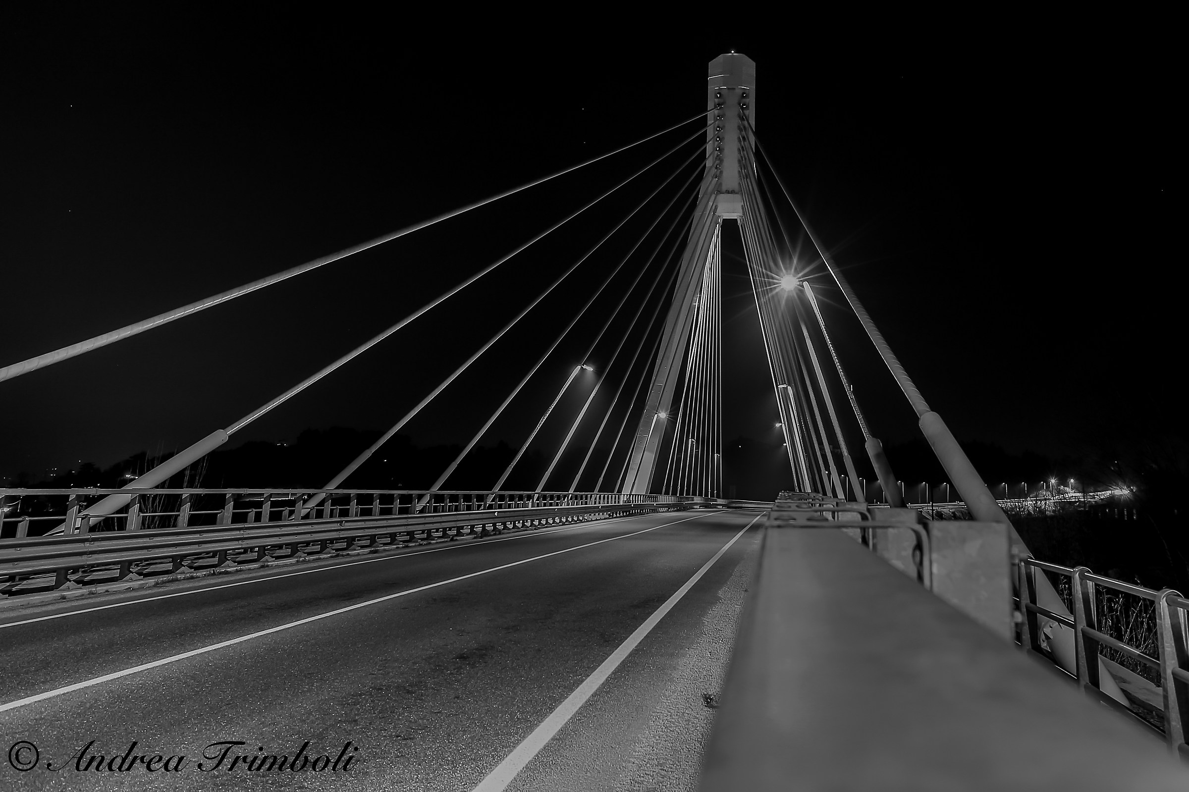 Un ponte in aperta campagna