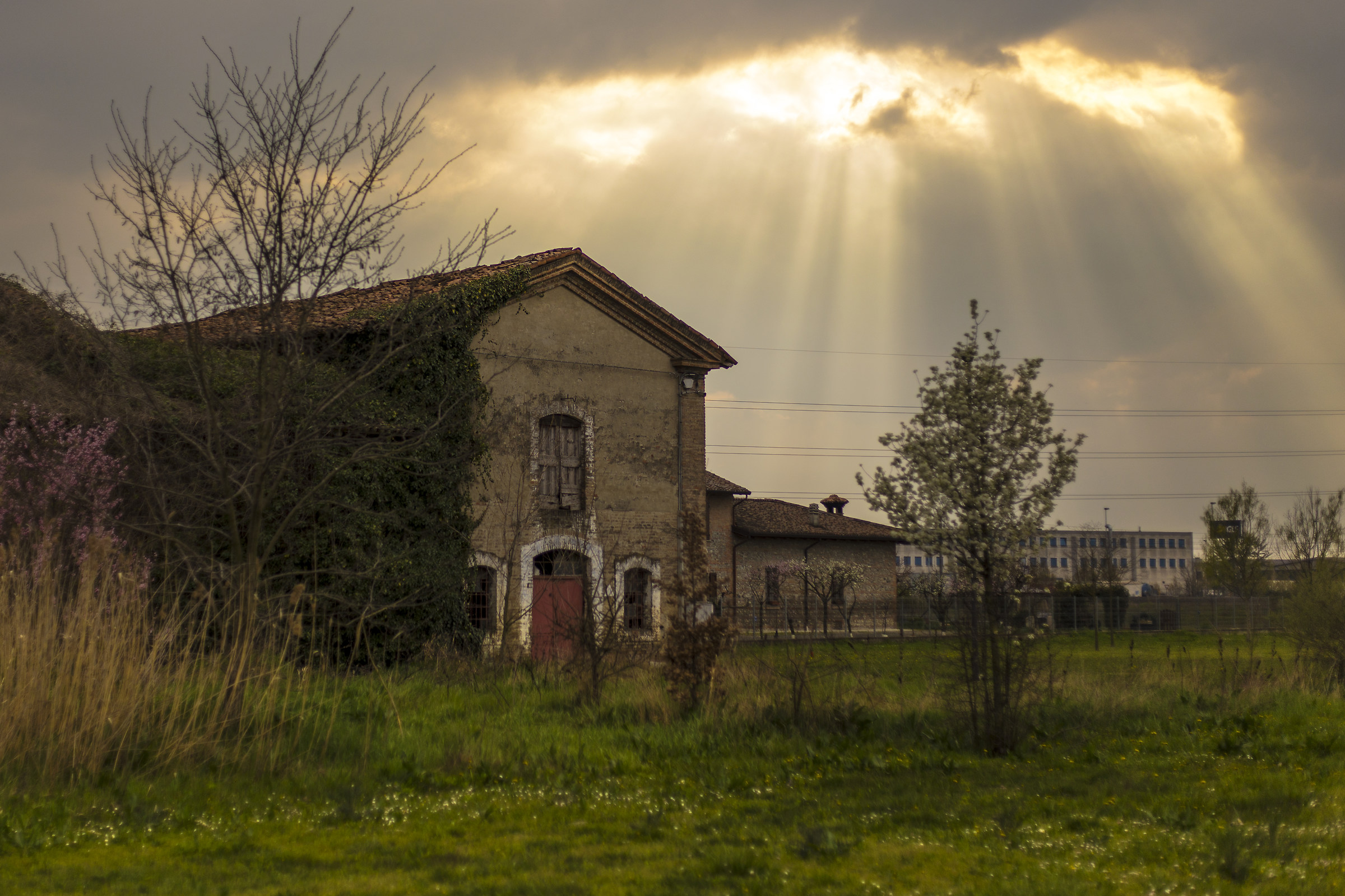 Light on the ruins ...