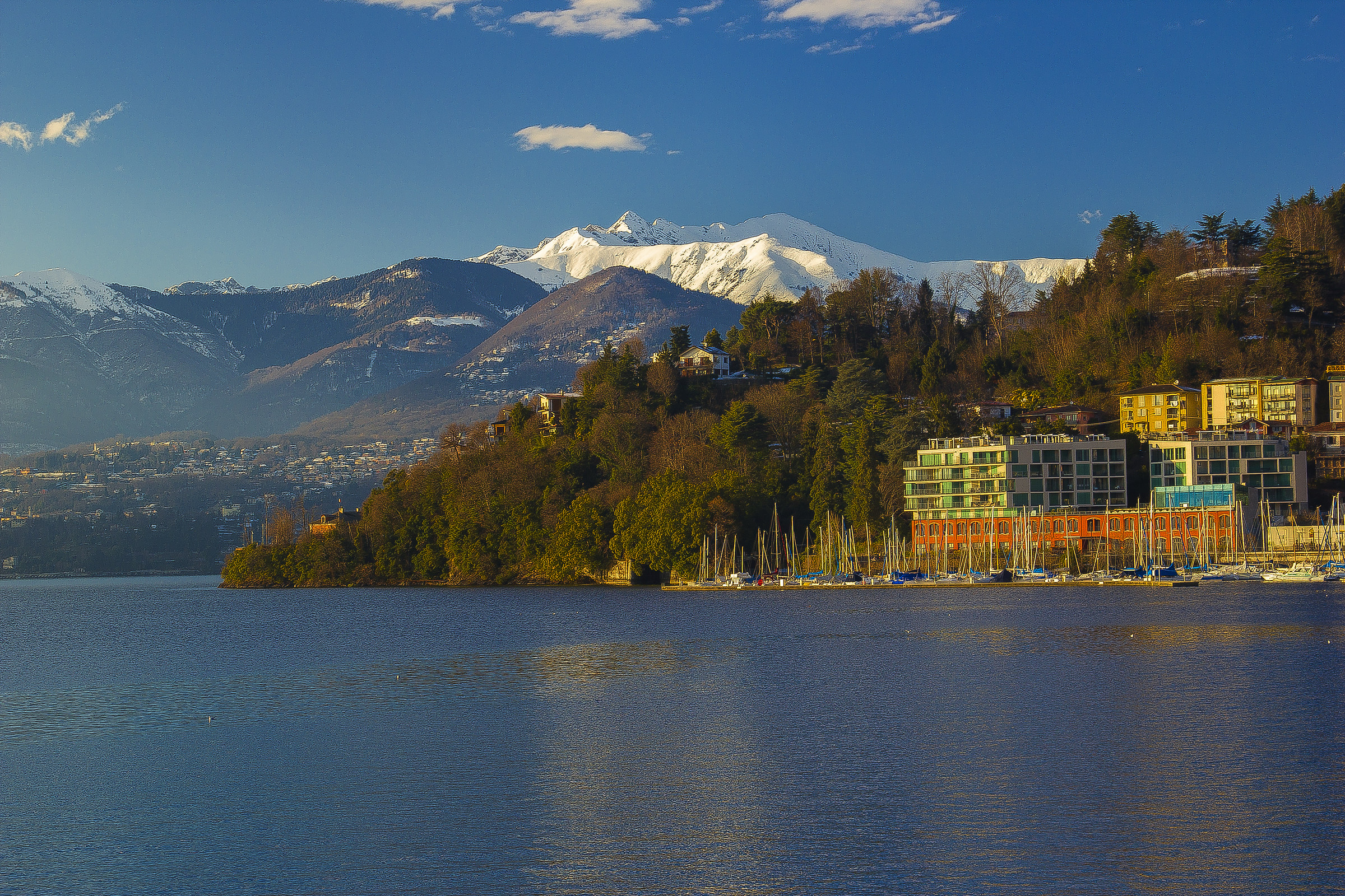 Between the shores of Lake Maggiore