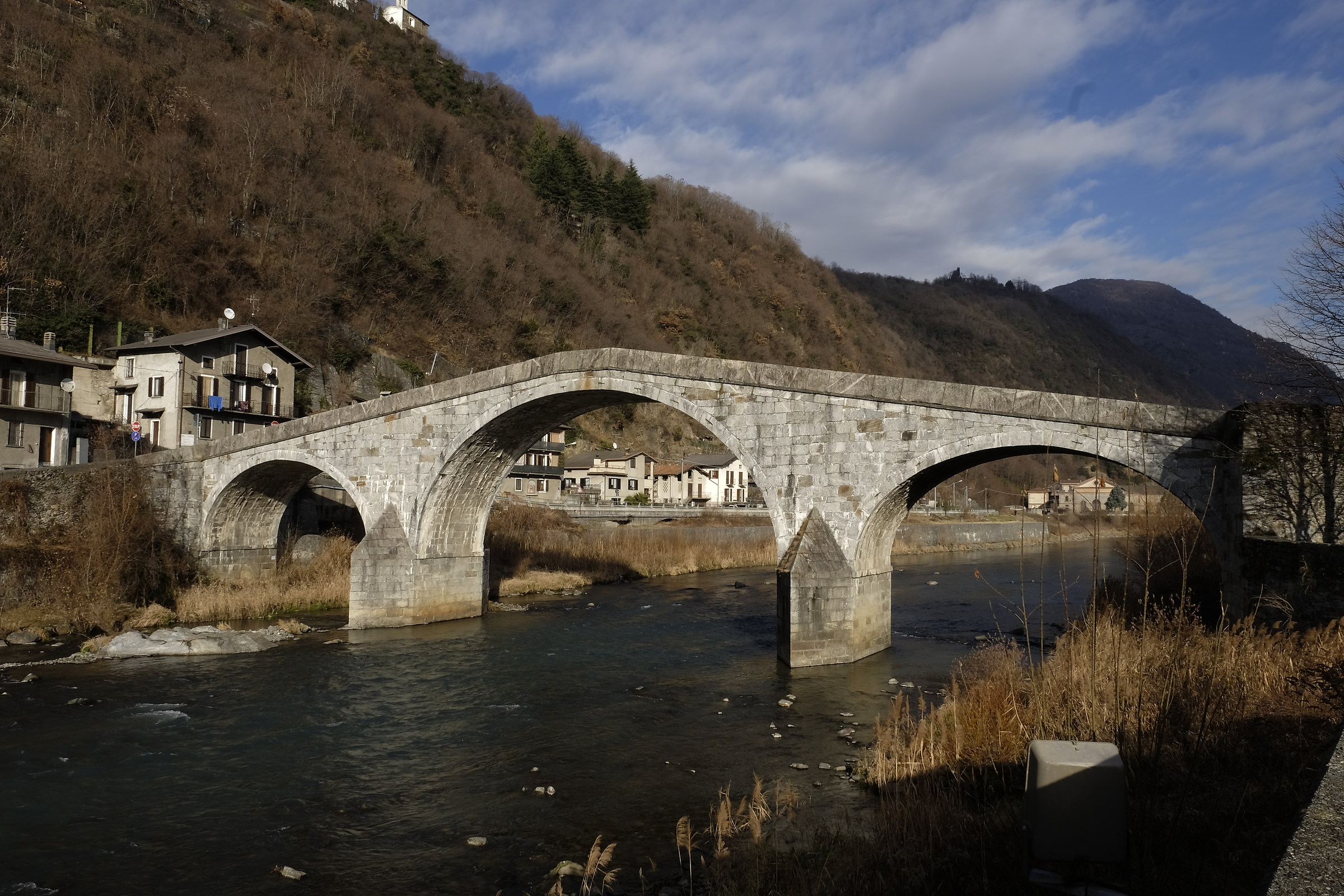 Ganda bridge day-time