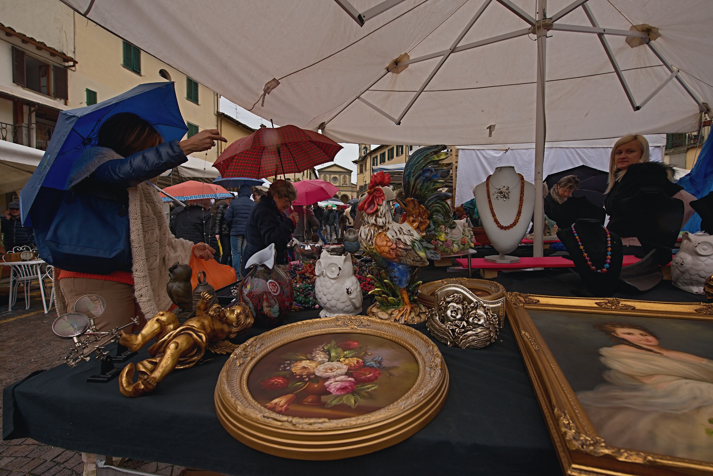 Greve in Chianti - the antiques market on Easter Monday