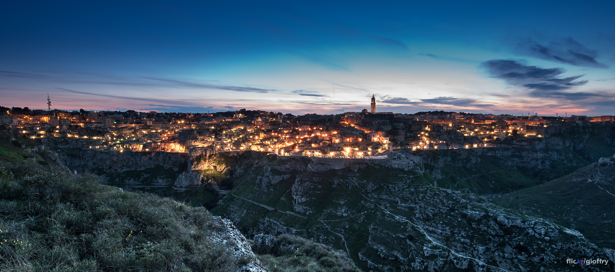 Blue hour on the rocks