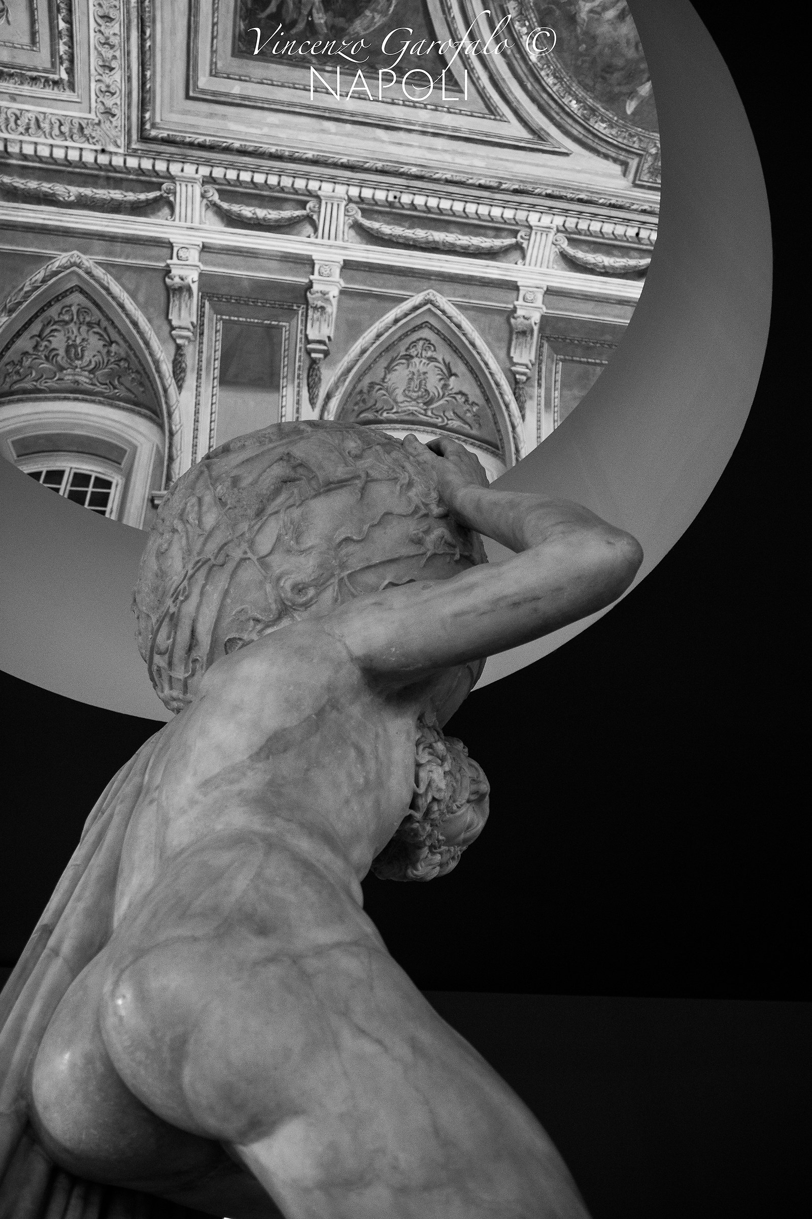 Scusate le spalle, ma il mondo pesa