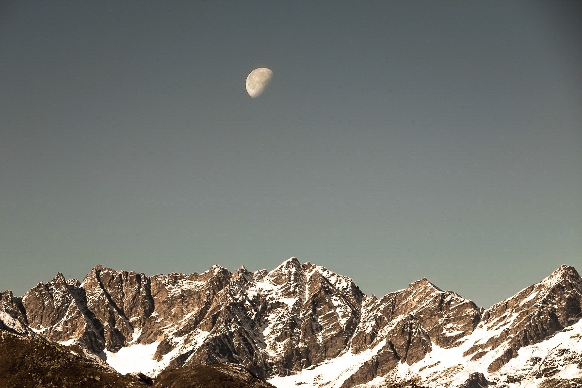 dalla terra alla luna...................