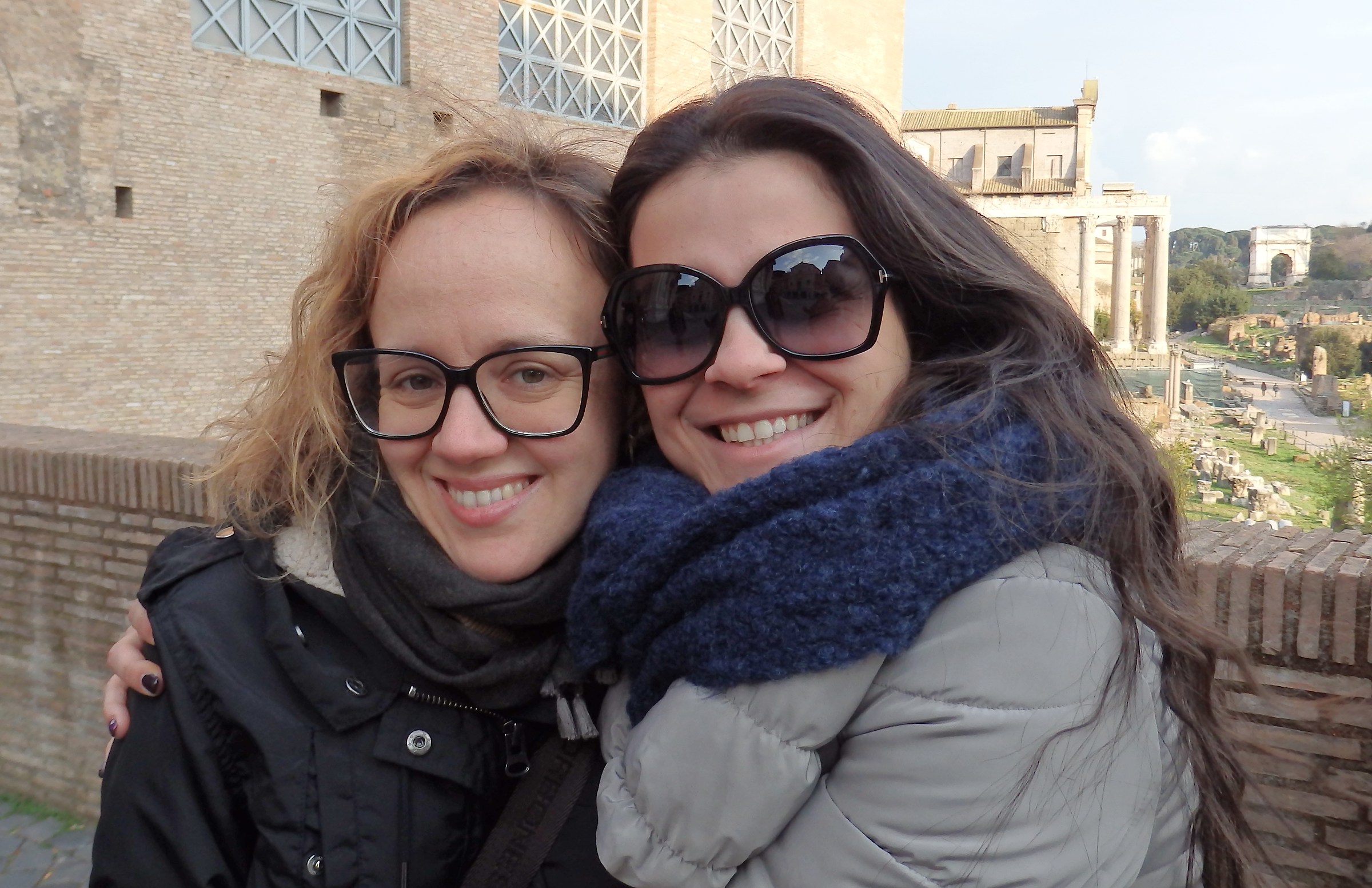 Girlfriends Roman Forum: Emanuela and Lucia