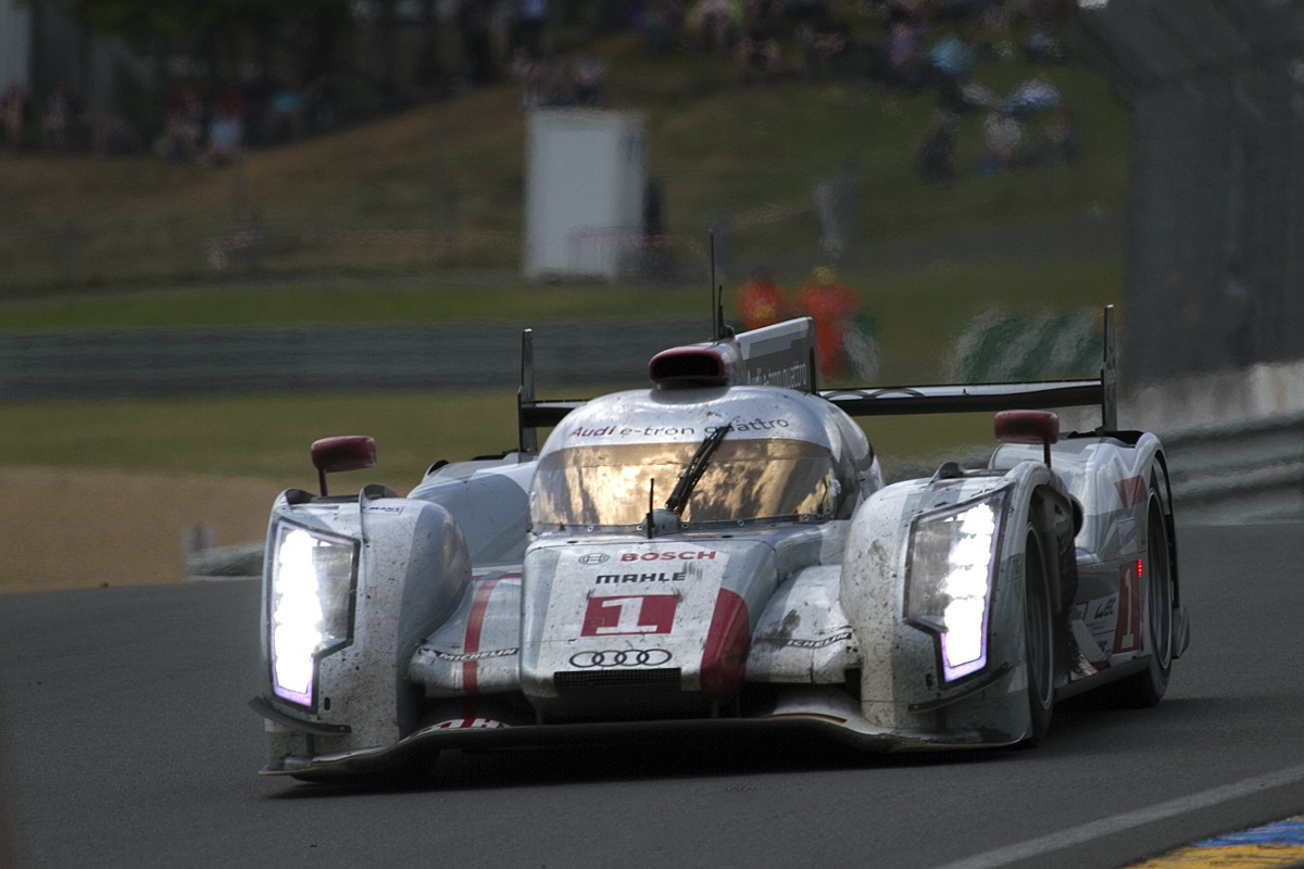 Audi R18 and four-tron