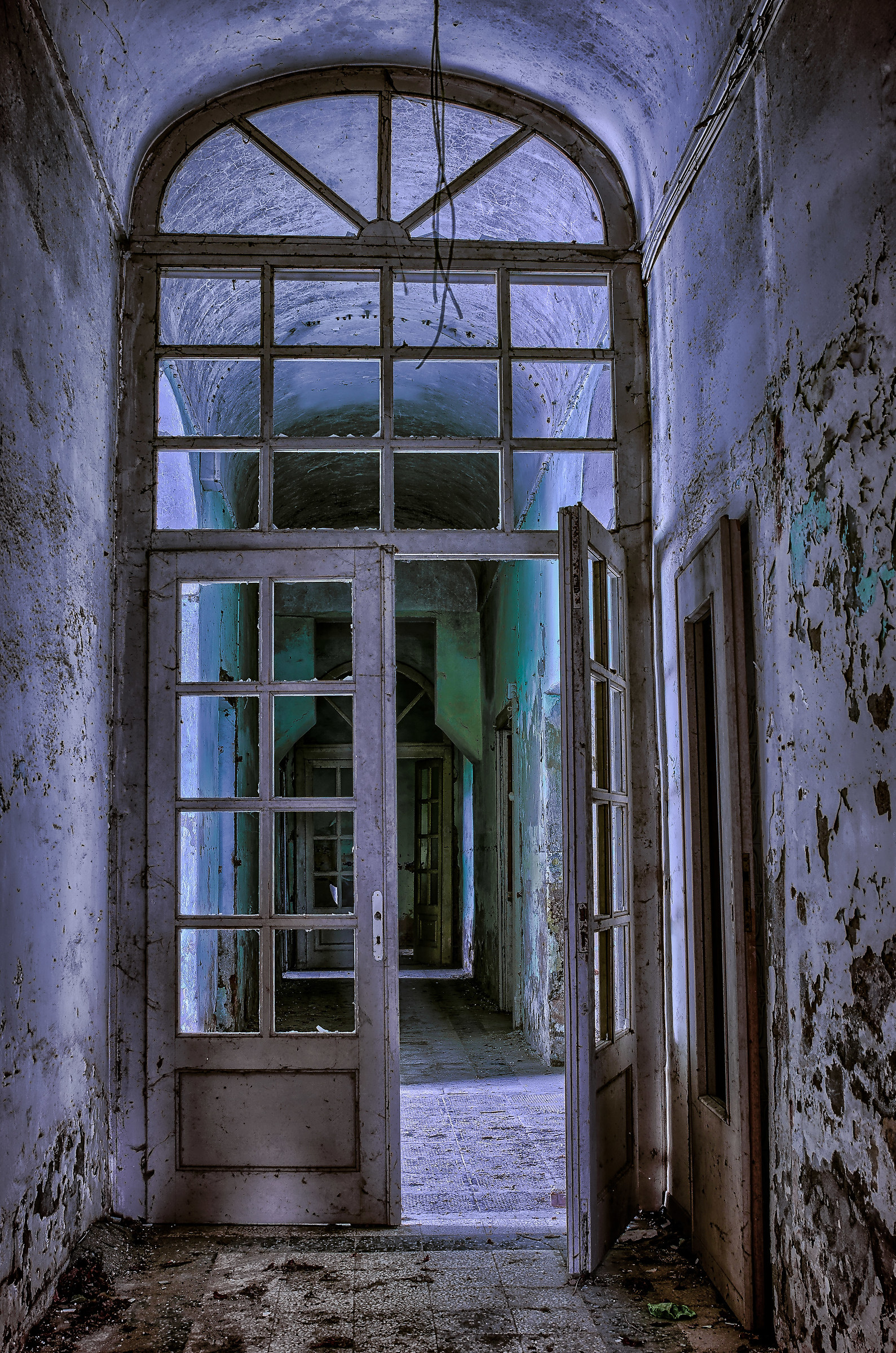 Inside the Villa..tra silence and noise claims