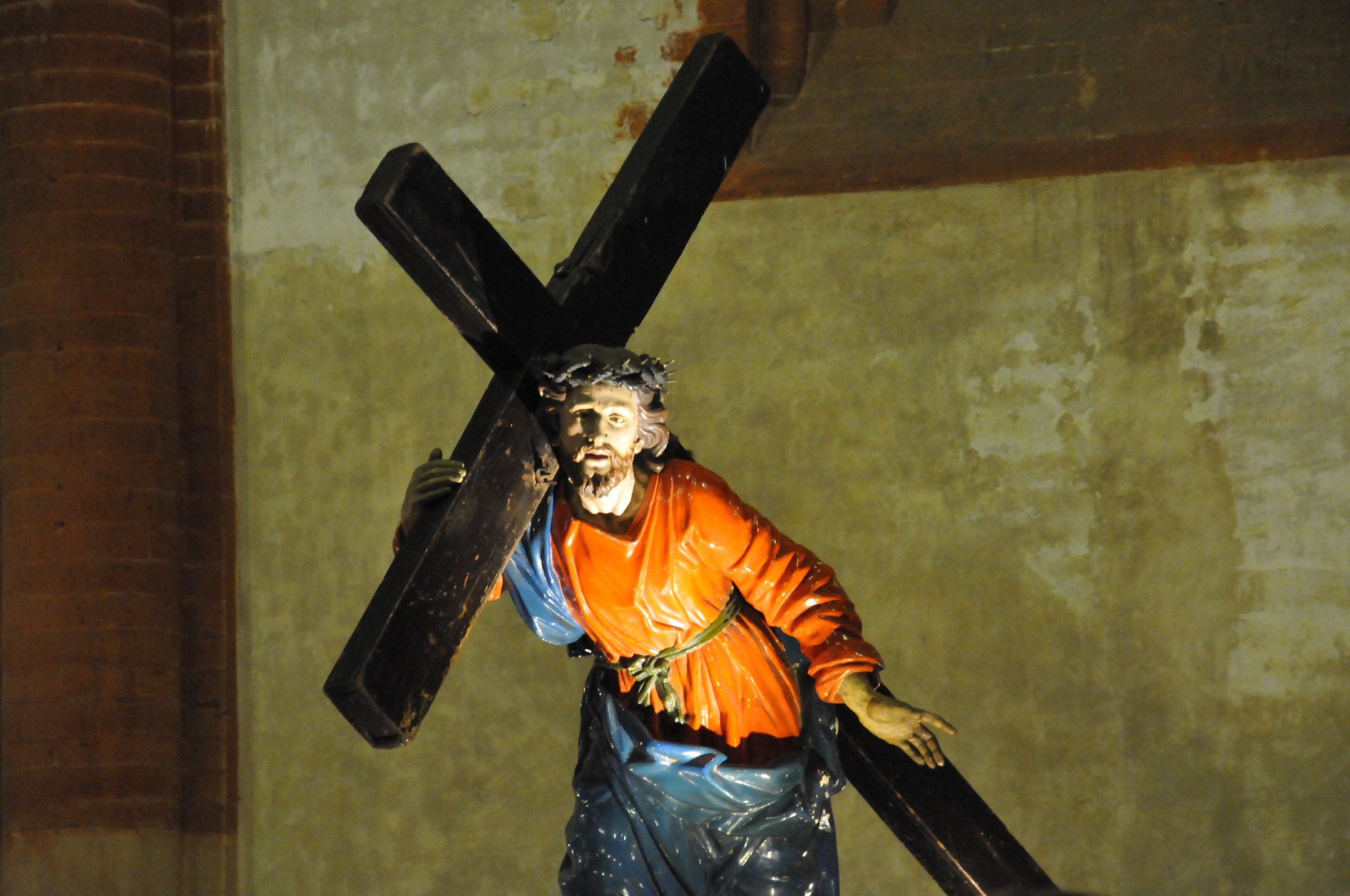 processione delle macchine .venerdi santo vercelli