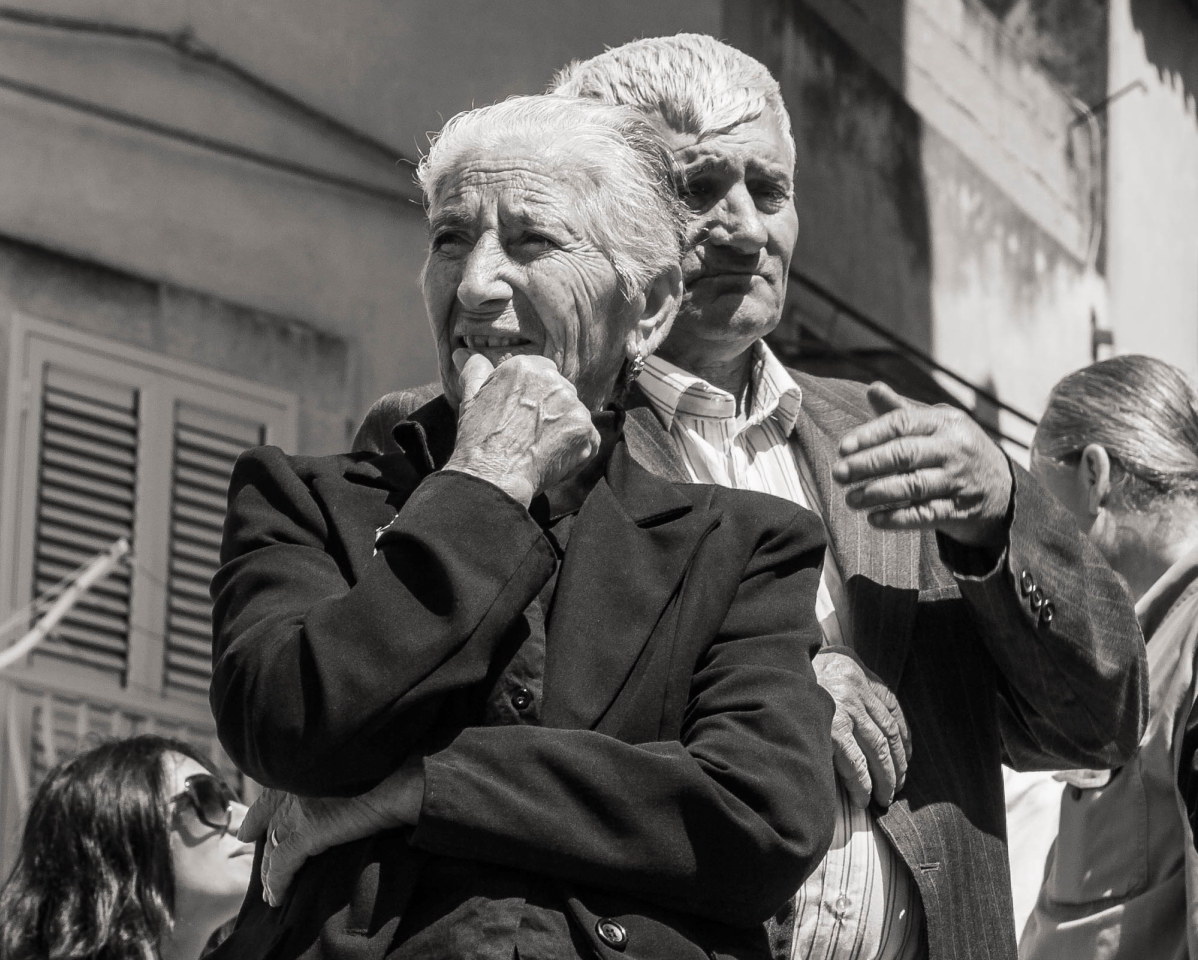 "I was curiusa and there Yosi spiari ....."