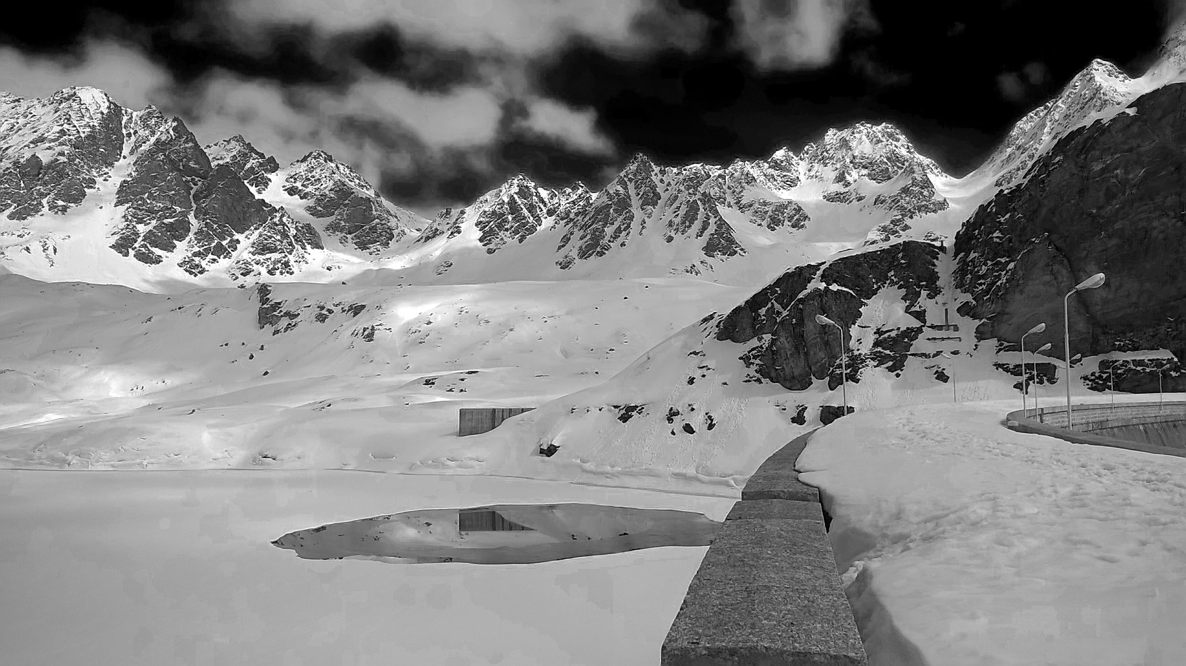 valle formazza (vb) in  b.w.