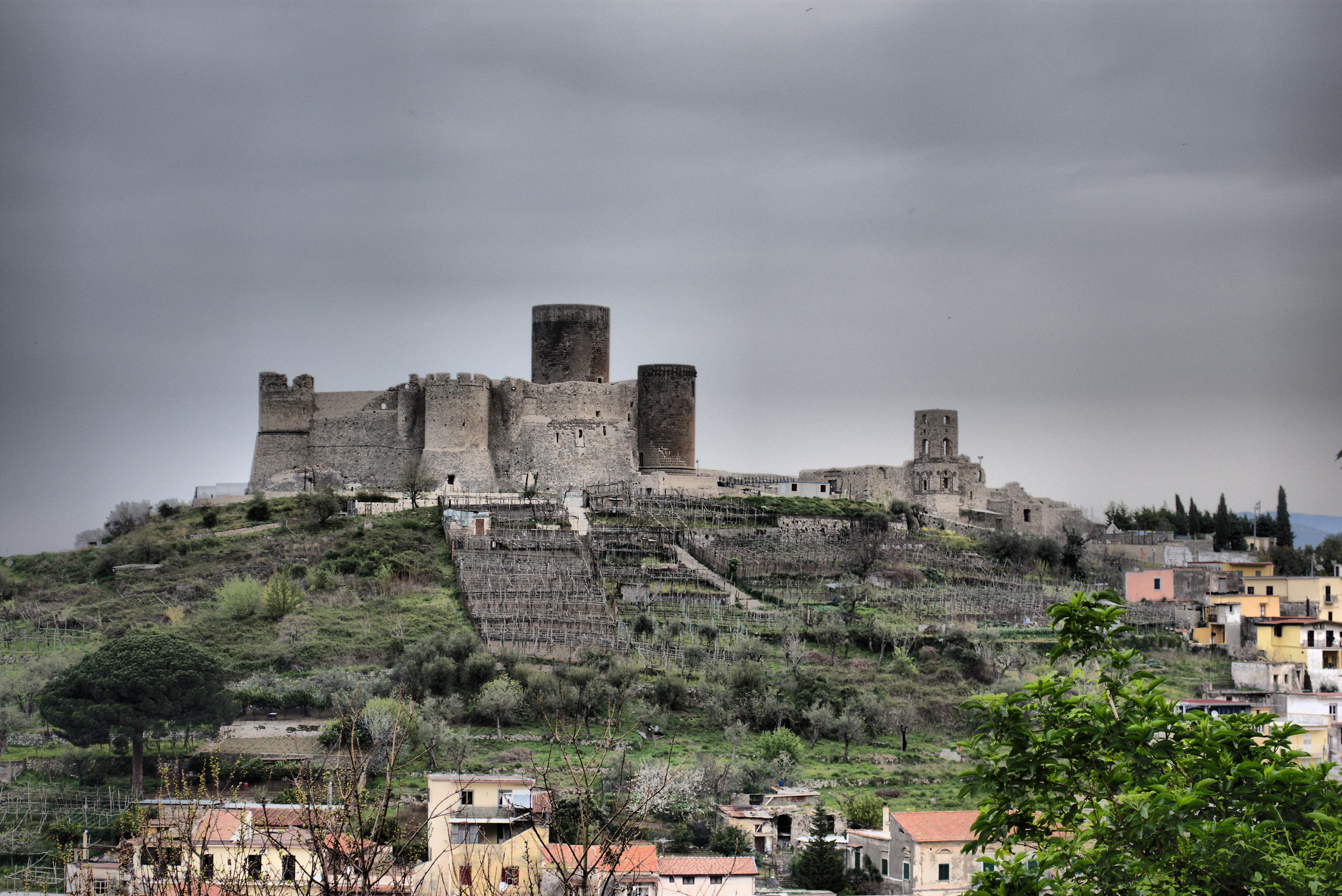 Castello di Lettere con borgo...