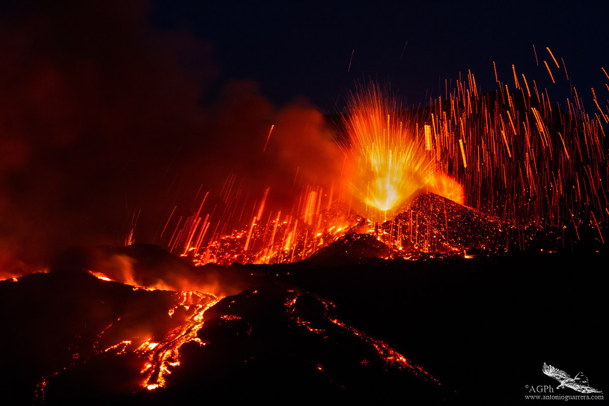 Etna the evening show