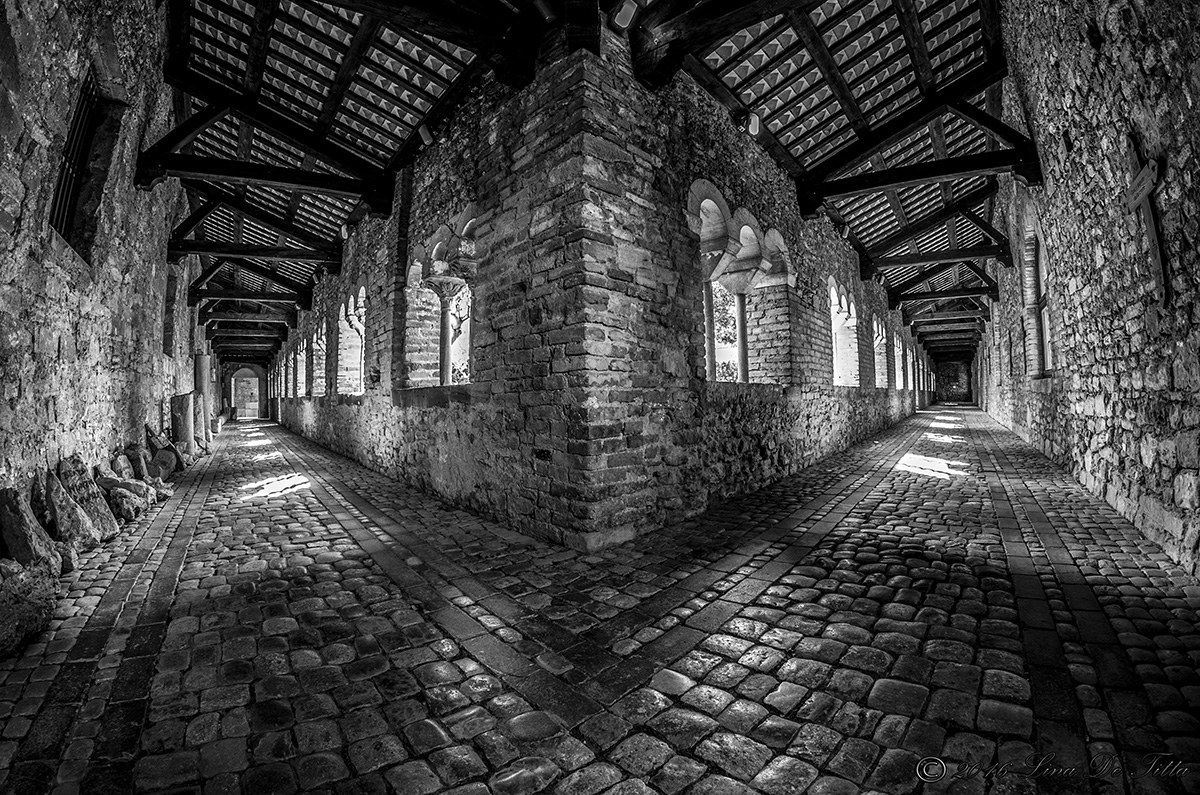 Chiostro Abbazia S. Giovanni in Venere