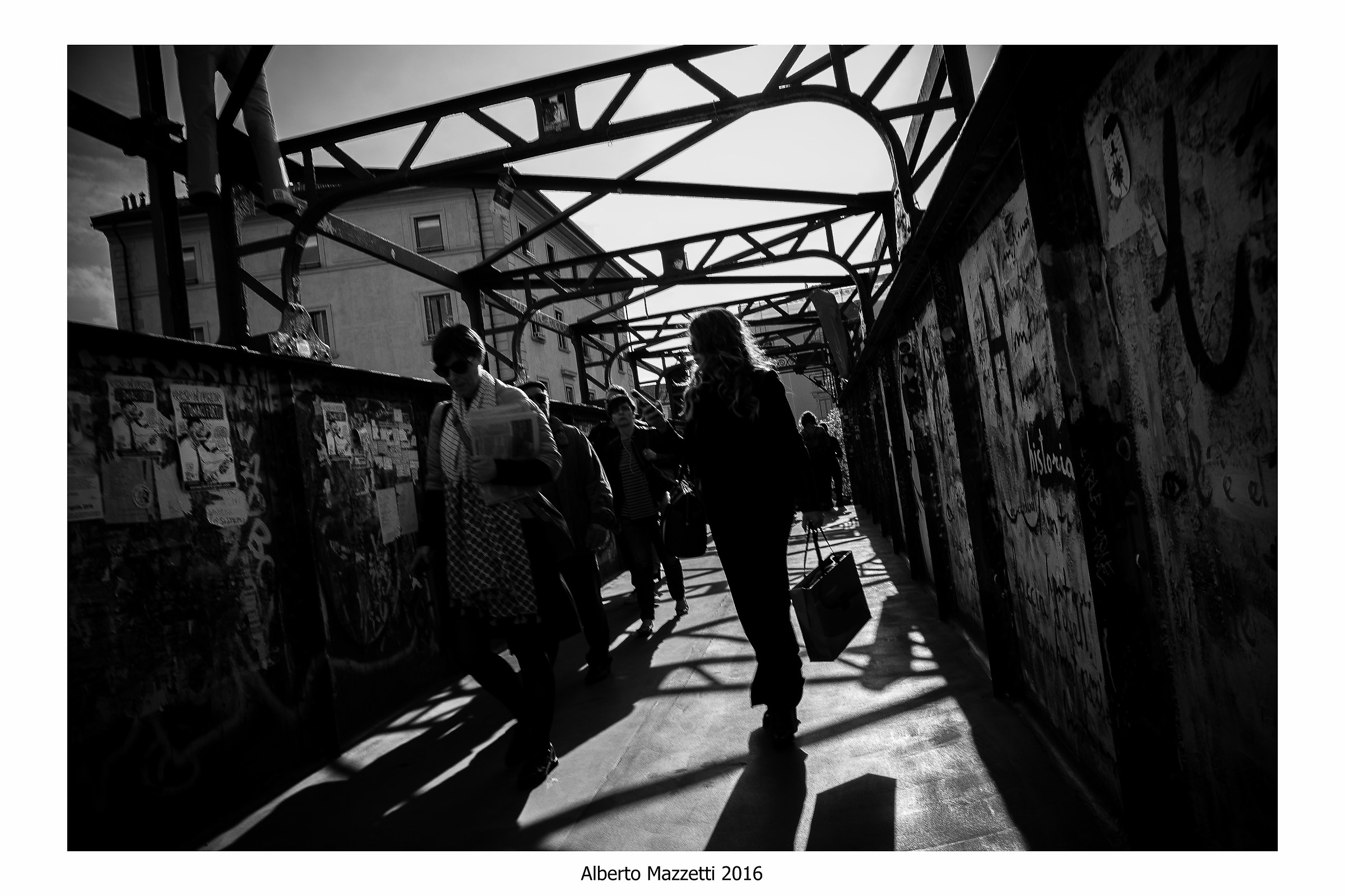 Porta Genova 09.33 am