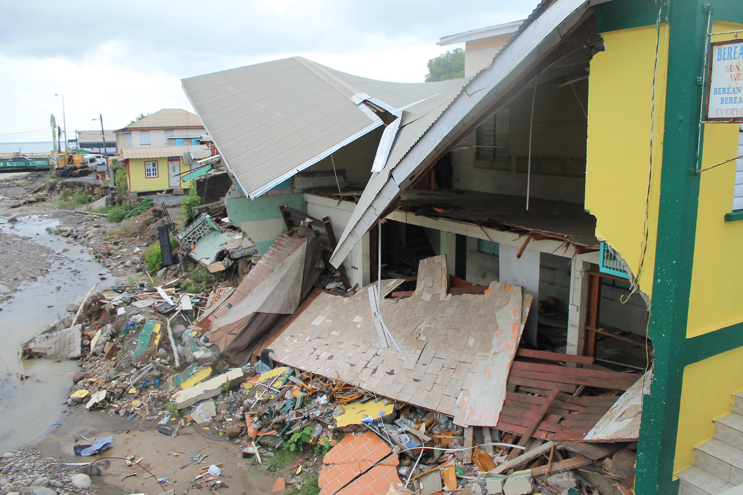 Devastazione dopo l'urgano Erika 2015 a Dominica