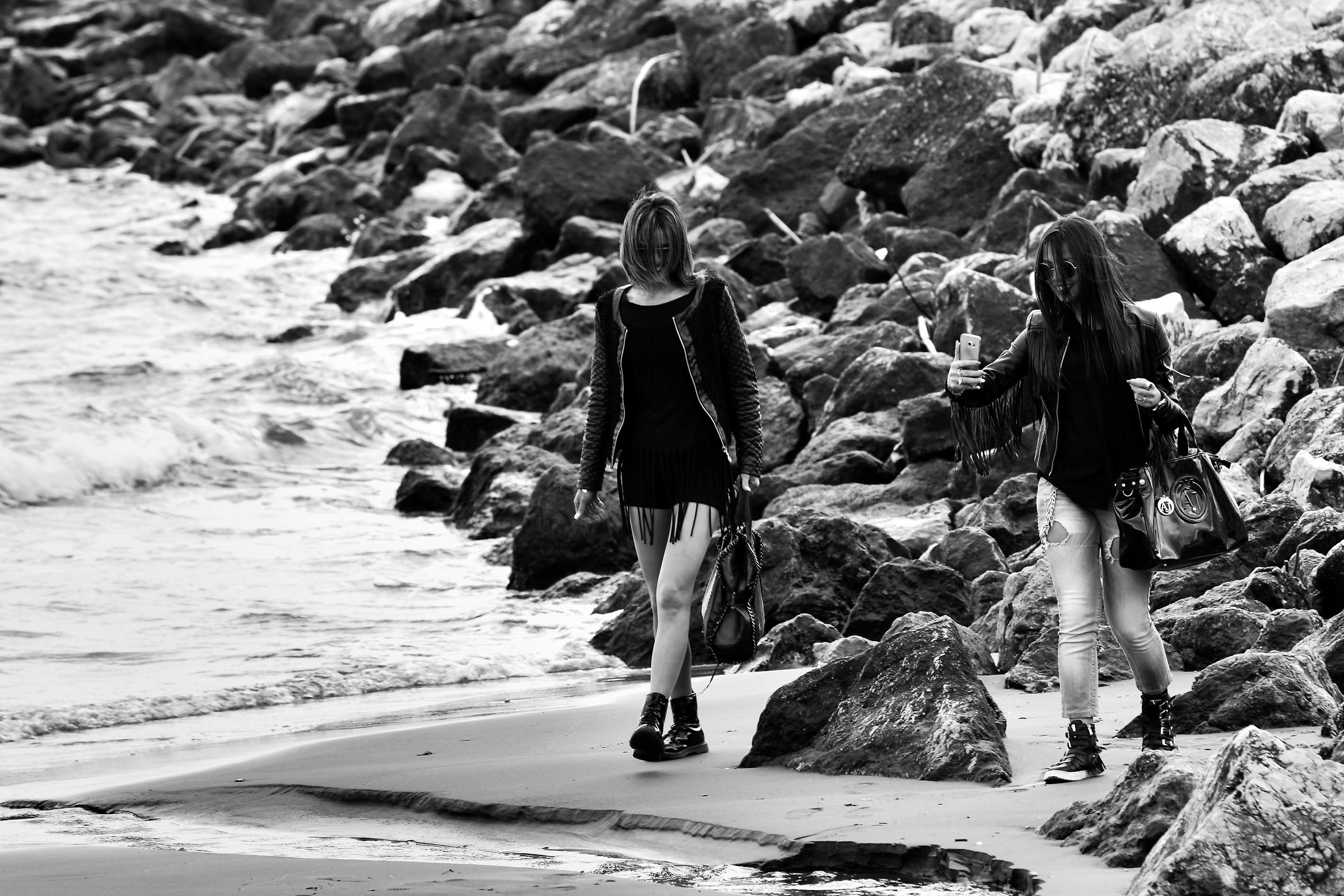 Lì , dove il mare luccica...