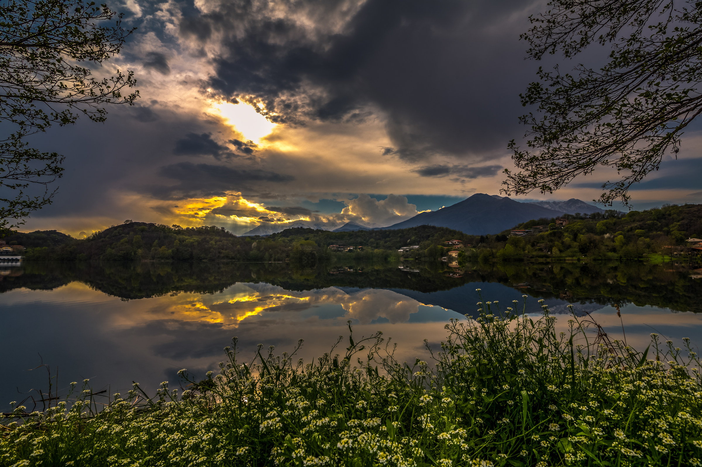 riflessi sul lago sirio 1