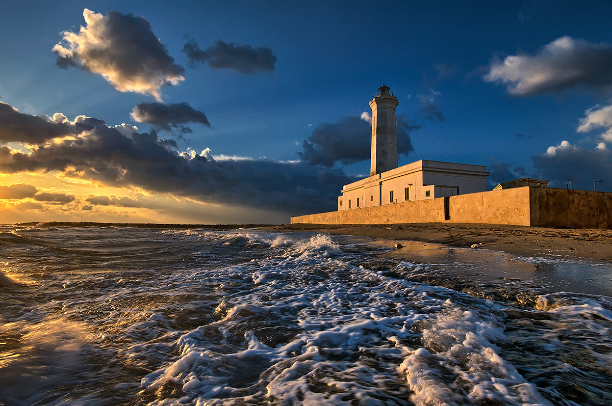 The San Cataldo Lighthouse - The snap from the sea