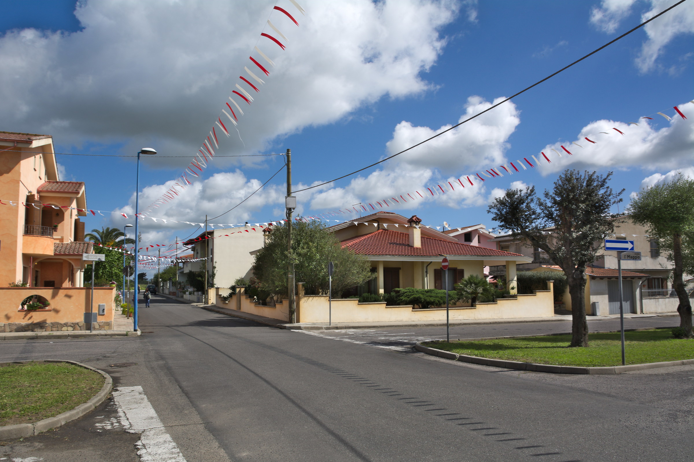 Paese in attesa della festa
