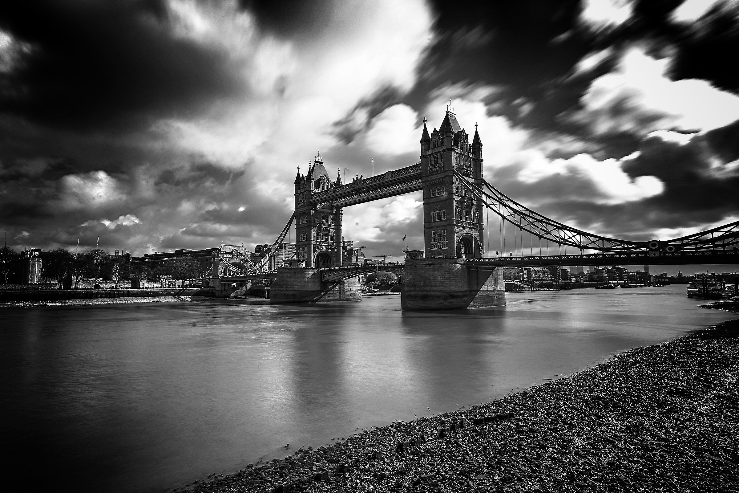 Londra - Tower Bridge b /n