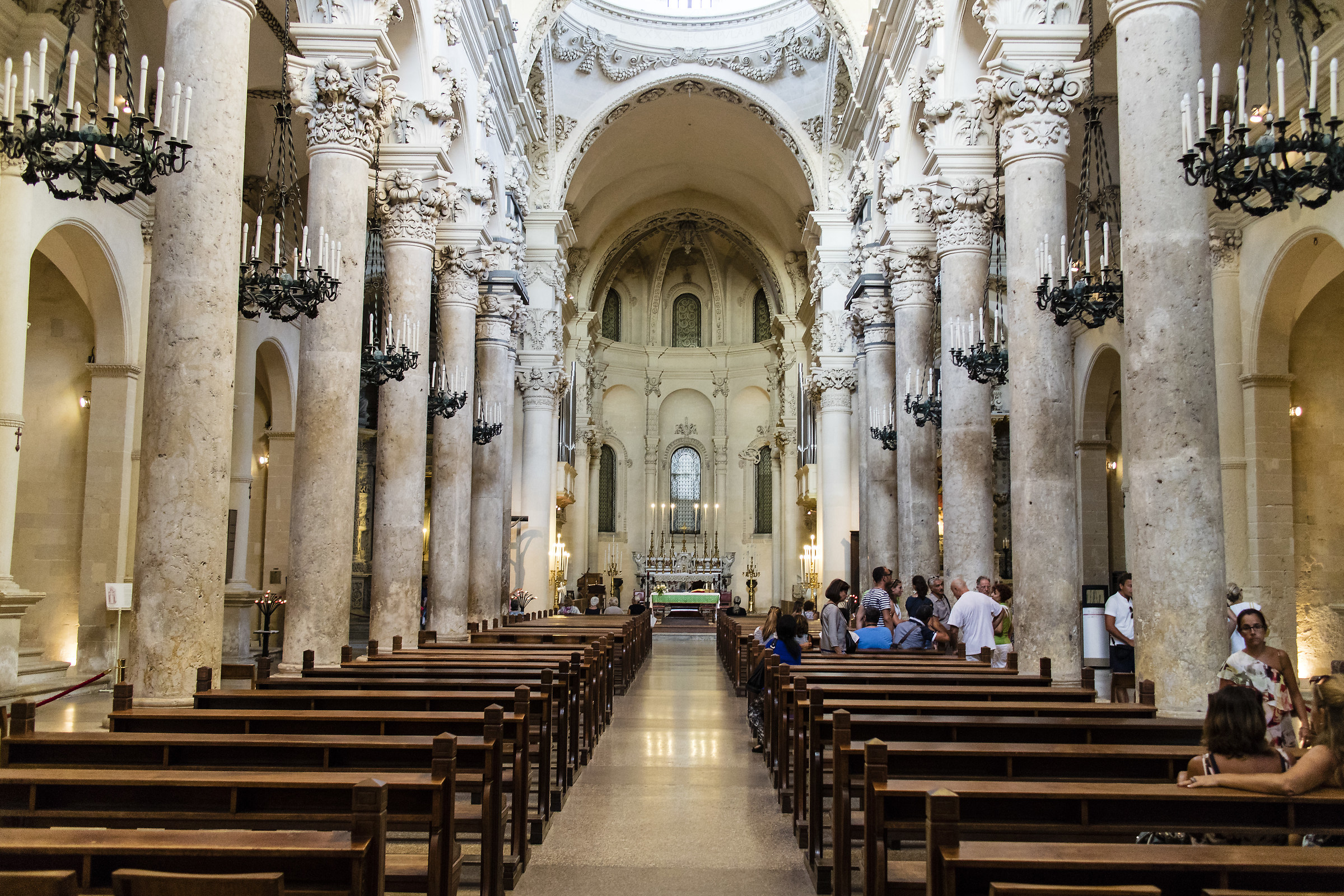 Lecce - Interior Basilica Santa Croce