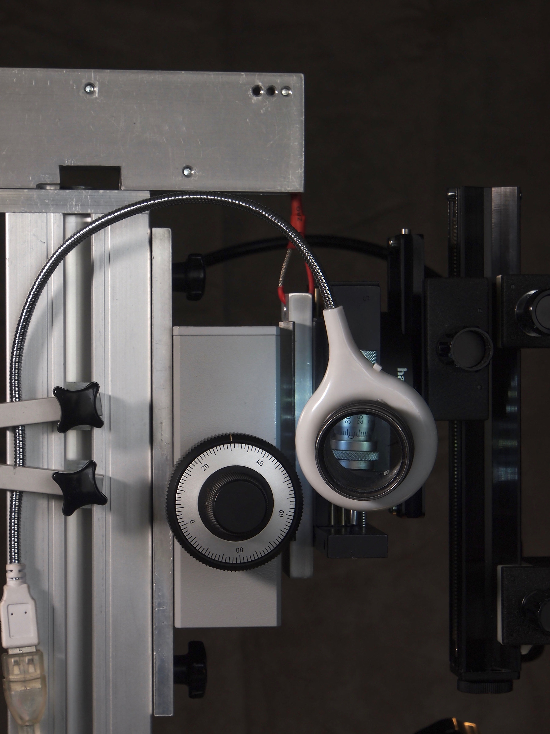 Blocco messa a fuoco da microscopio