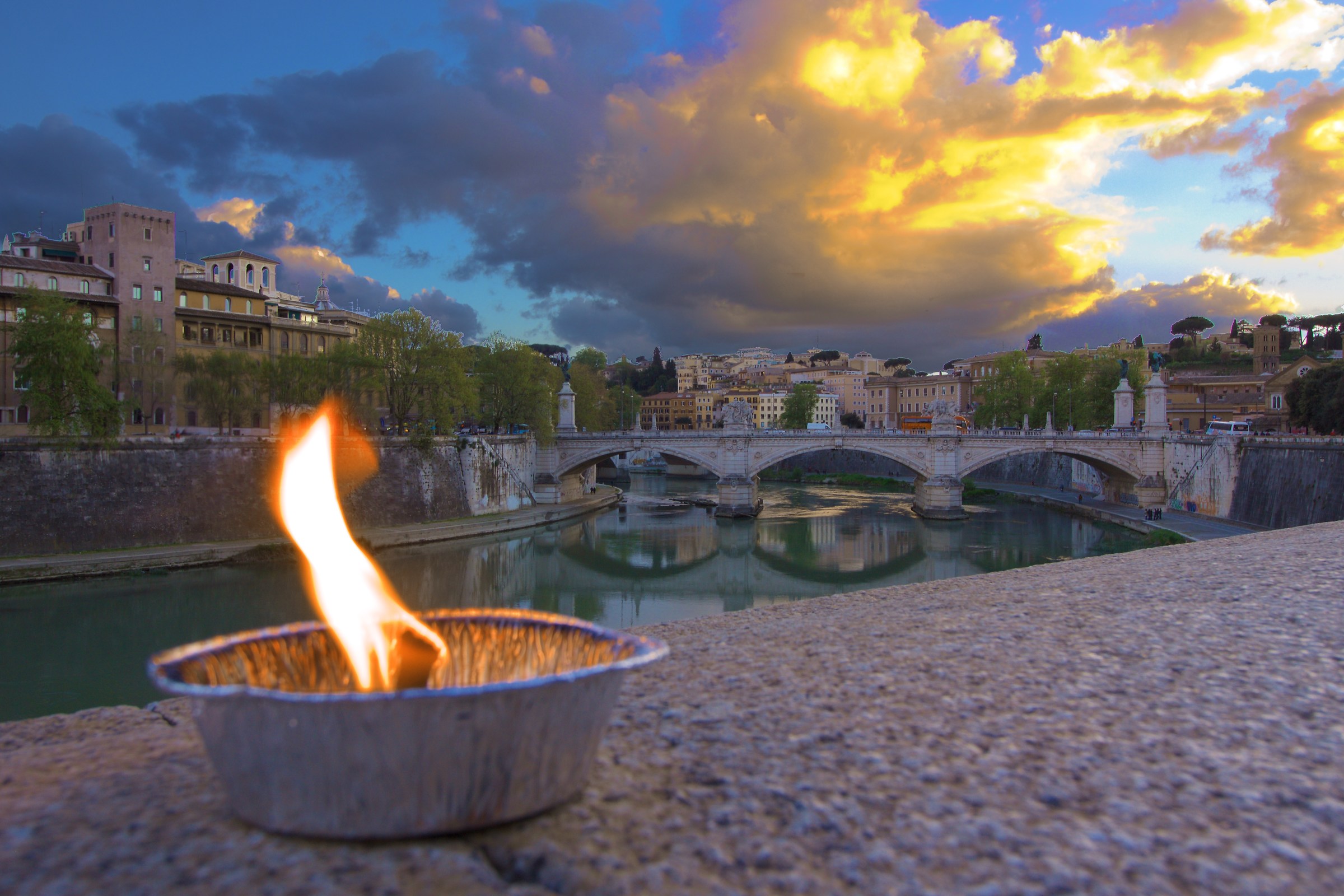 the sky of Rome inflamed by juzzini