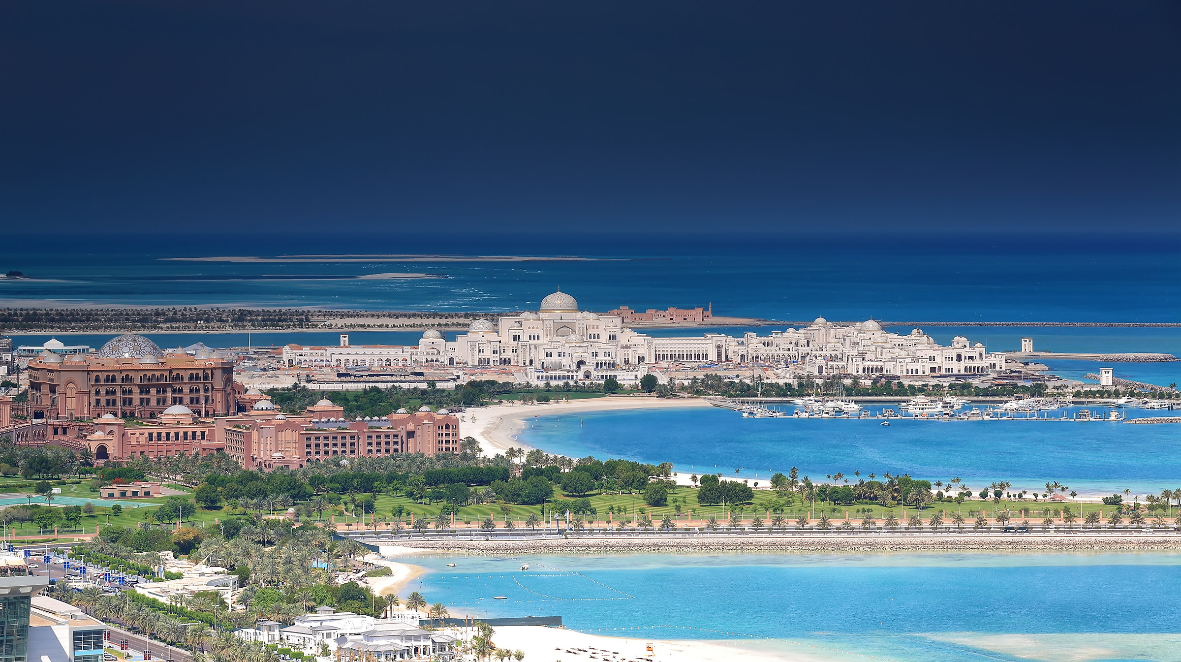 Arriving Thunderstorms over Abu Dhabi