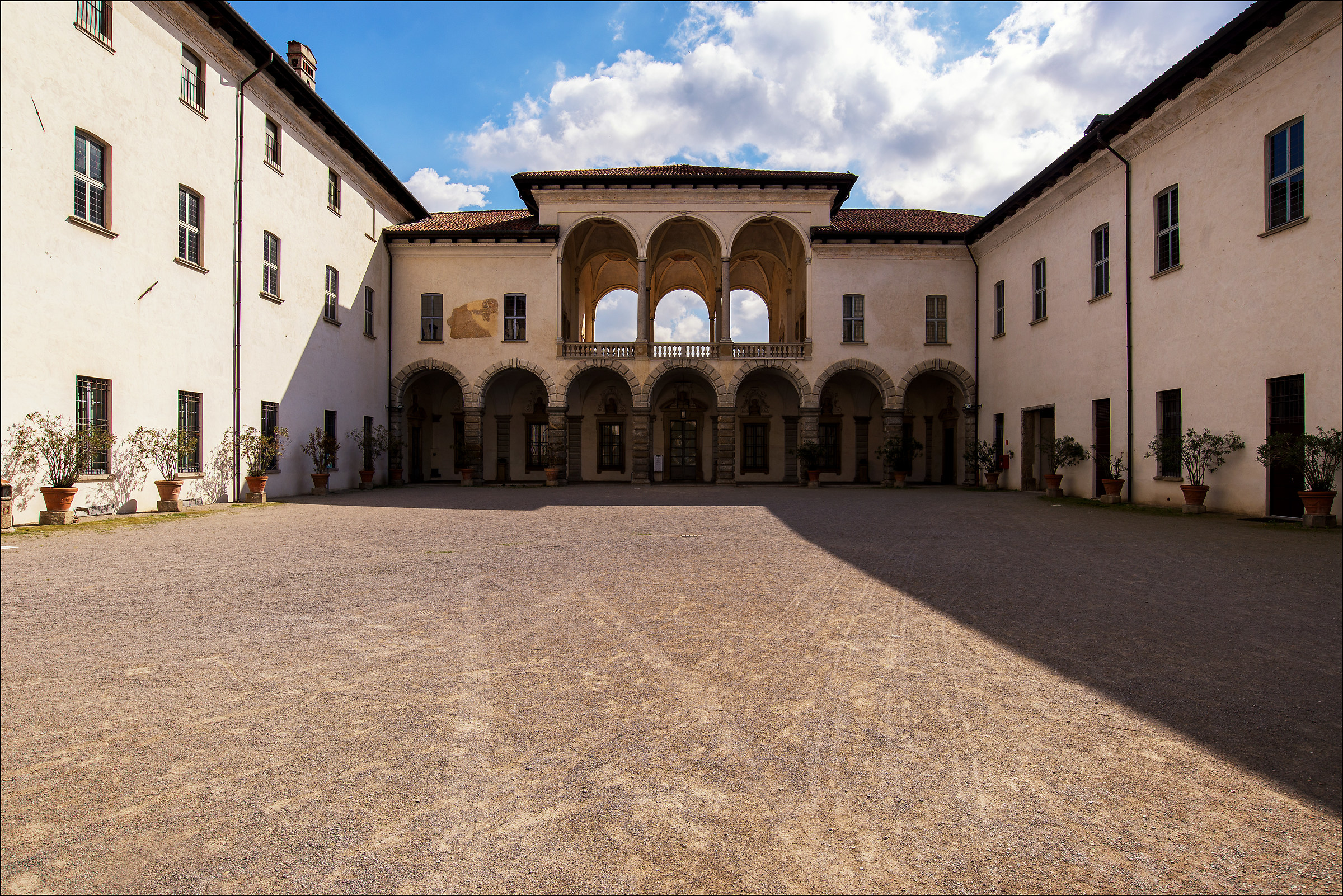 Cortile Palazzo Borromeo Arese - Cesano Maderno