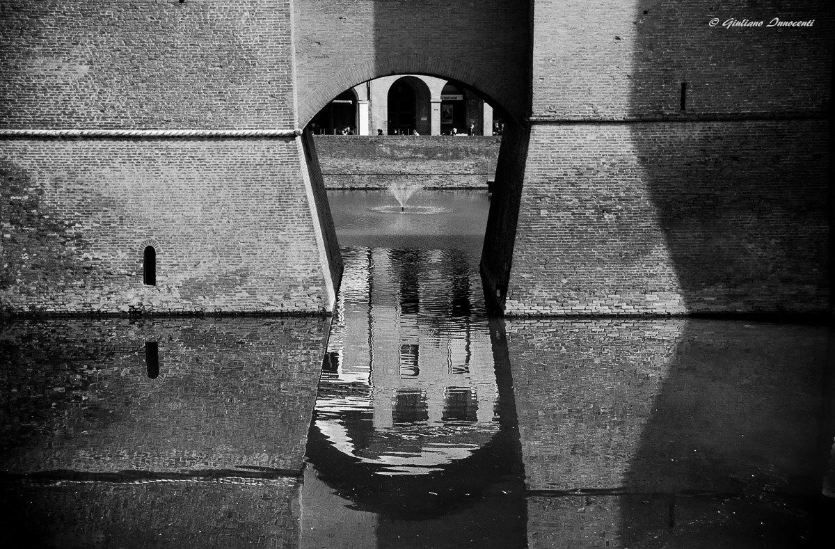 Sbirciando Ferrara dal buco della serratura