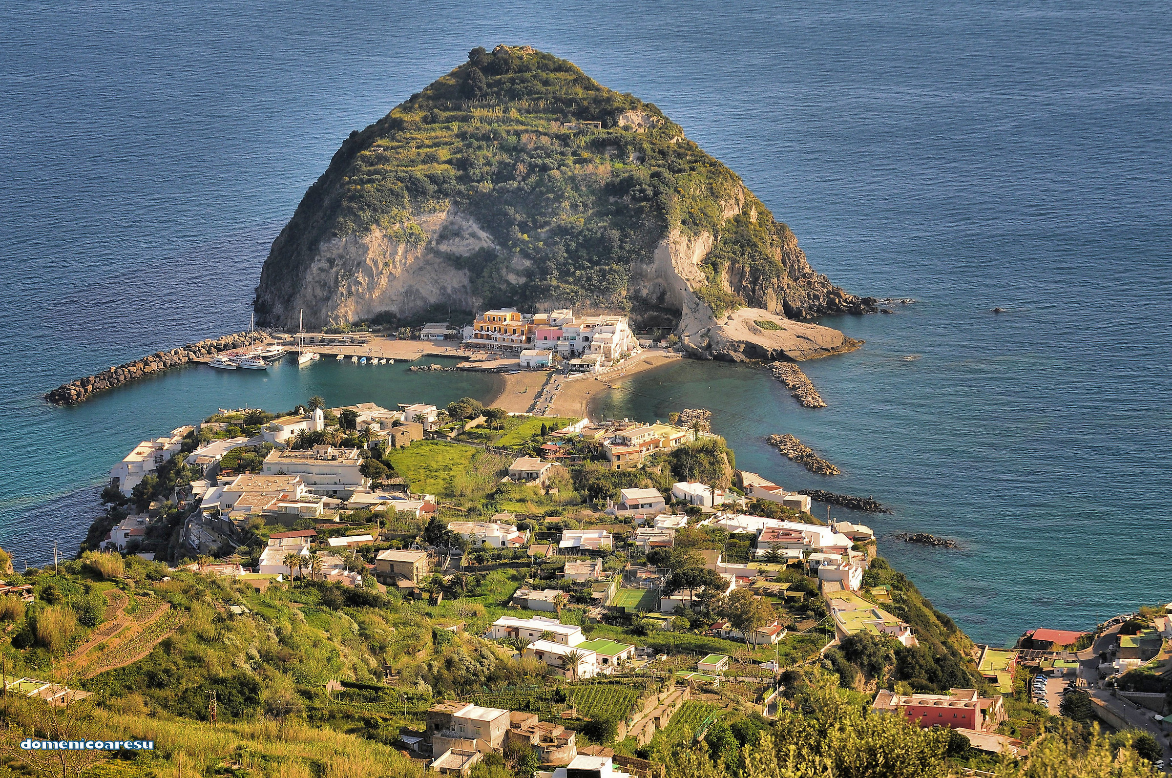 Ischia e Procida le perle della Campania