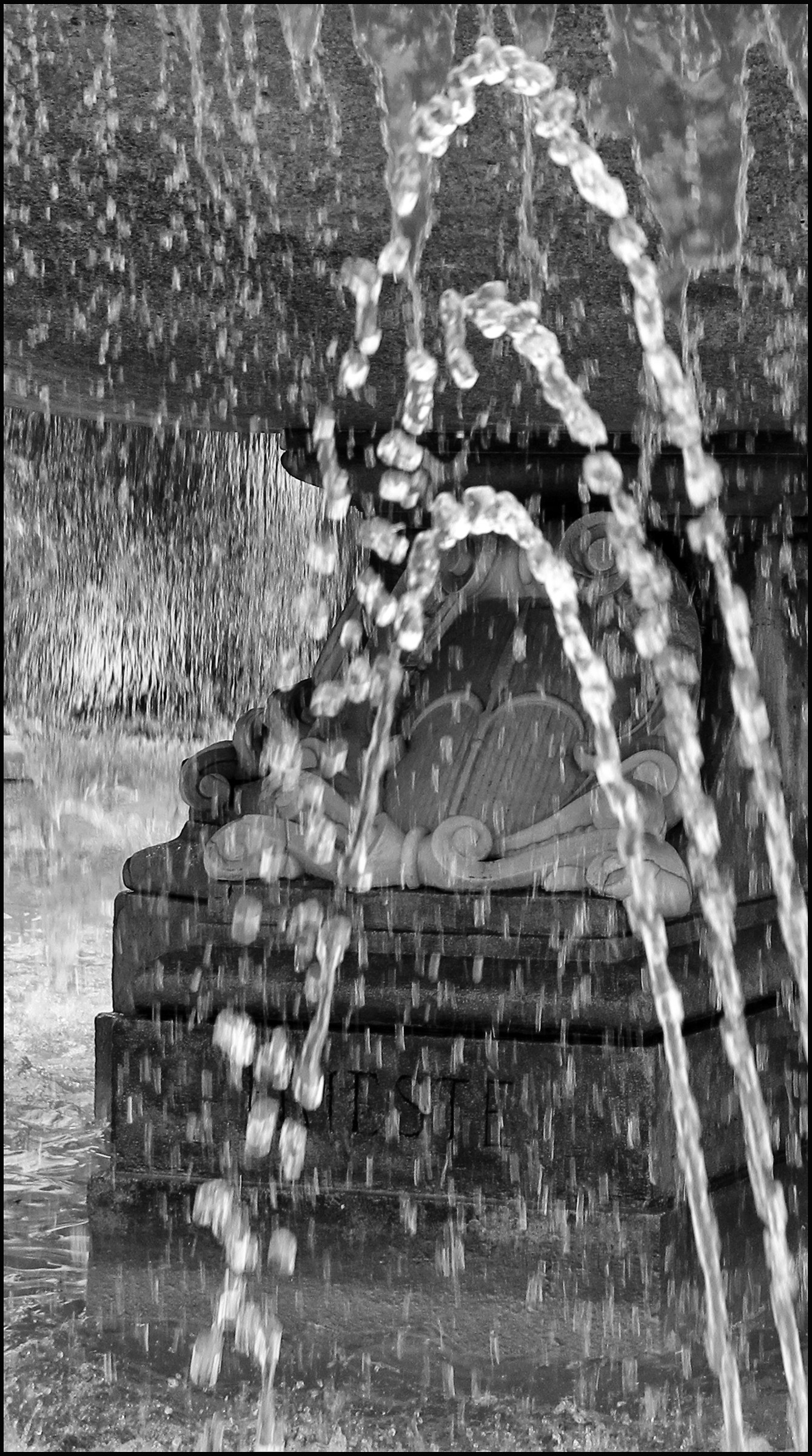 fountain "COAST" ....