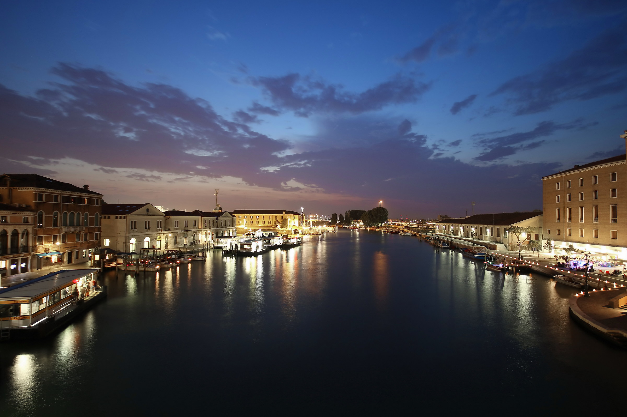 Guardando dal Ponte di Calatrava