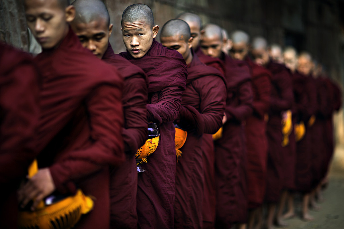 scambio di sguardi.. birmania 2015