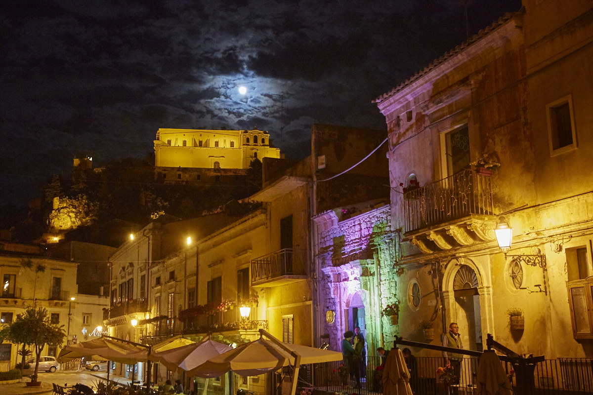 Scicli by nigth and full moon