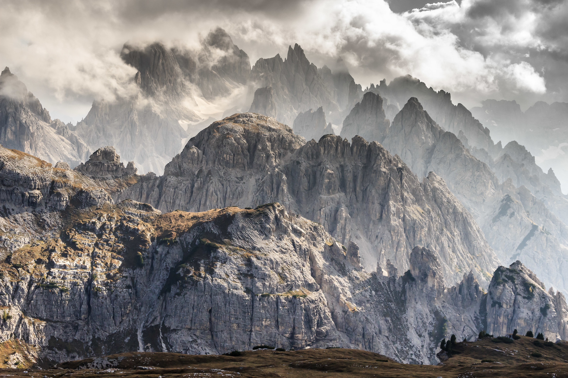 Park of the three peaks of Lavaredo - panorama from the shel...
