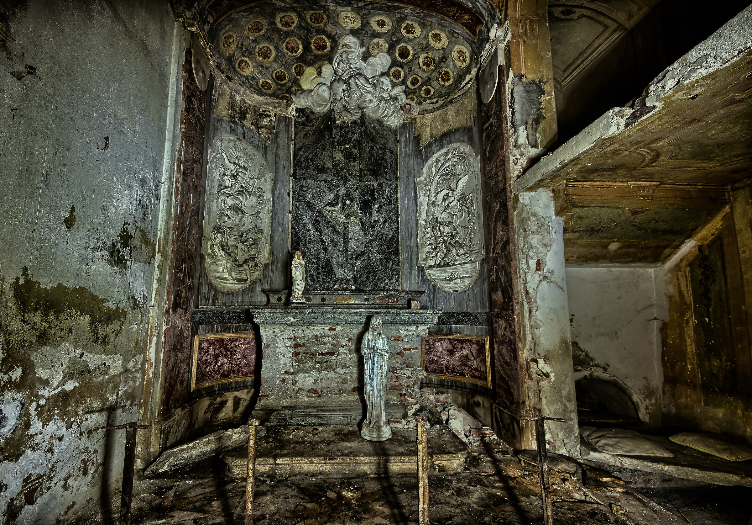 I sotterranei di Villa Suspiria....