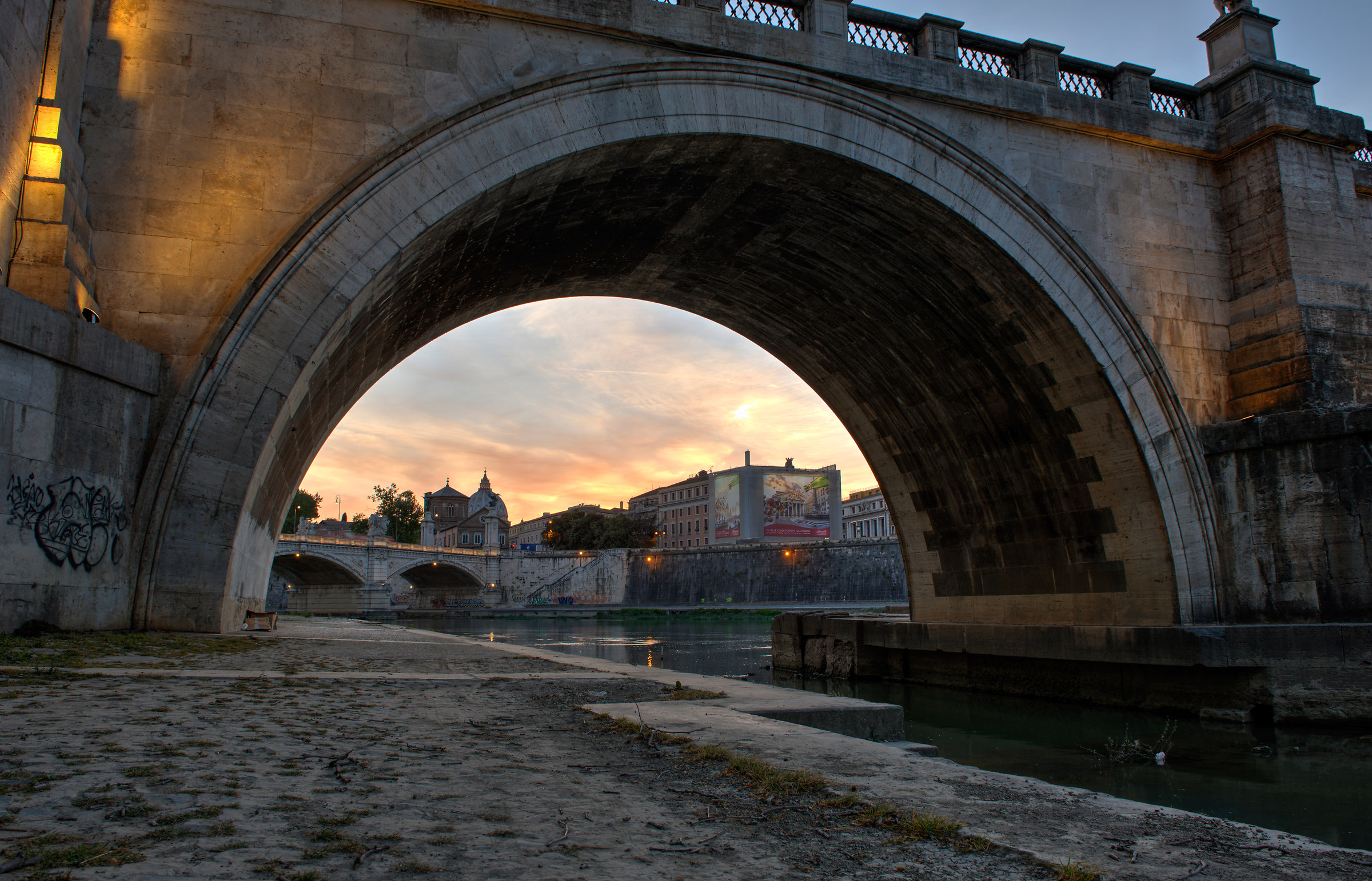 Lungo Tevere