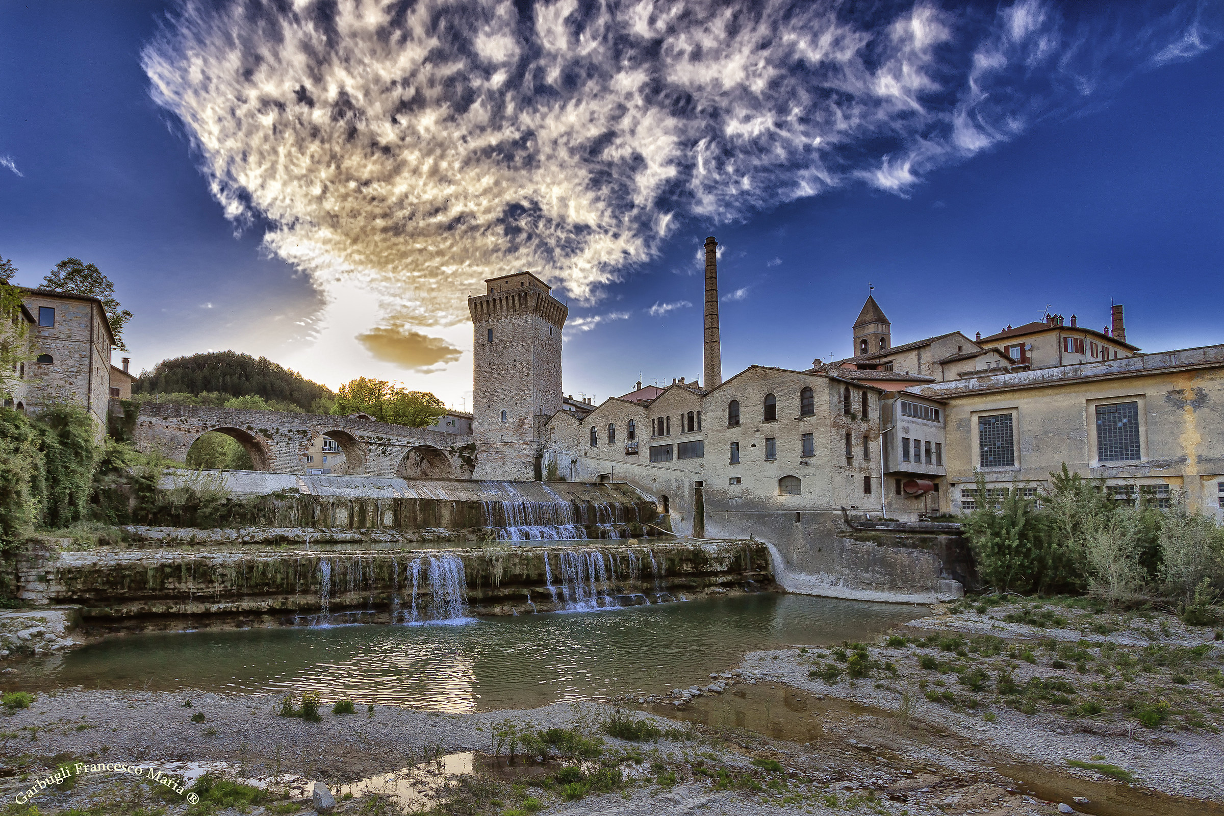 Mackerel sky ........ about Fermignano