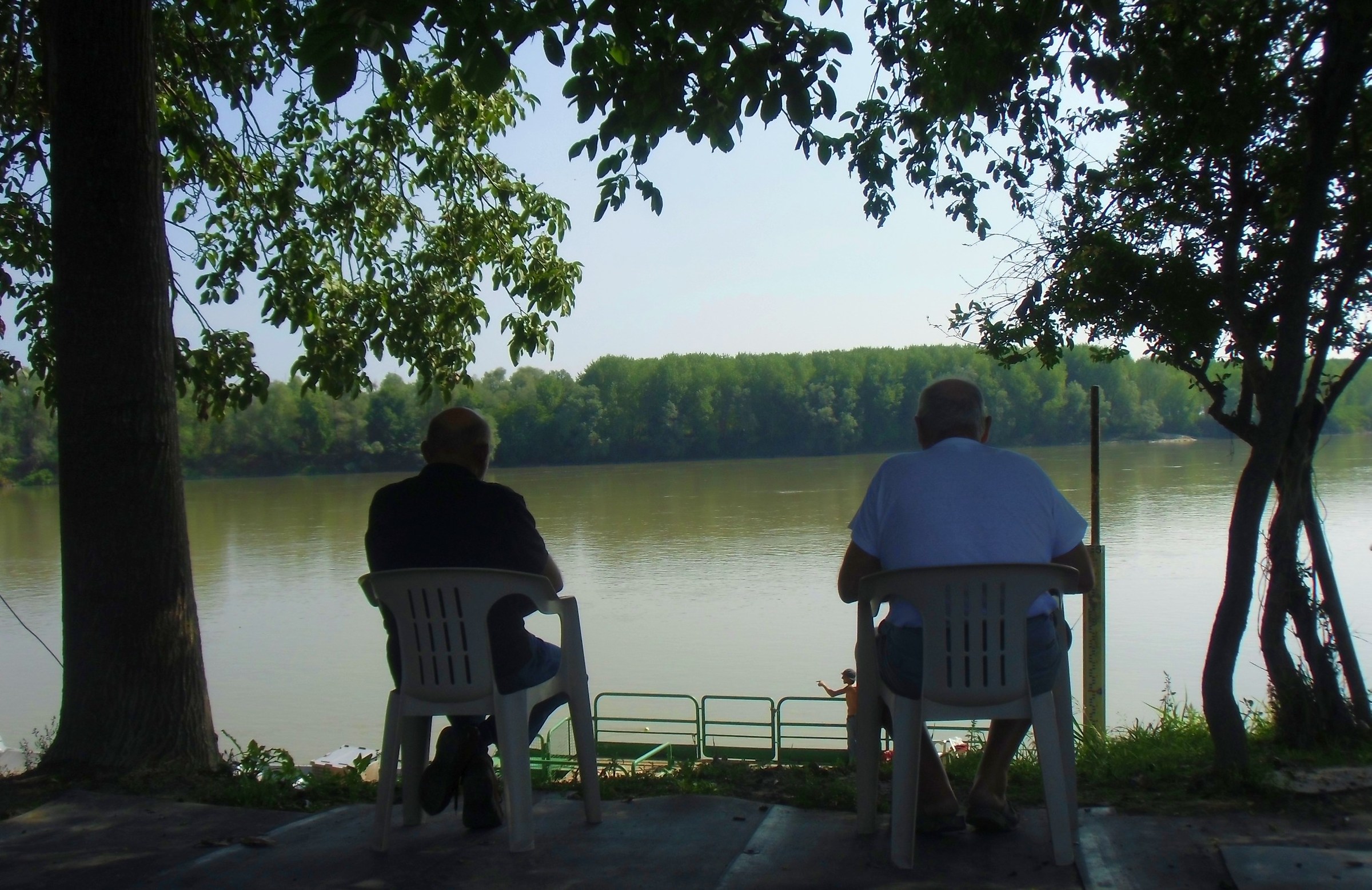 Siediti in riva al fiume e aspetta...