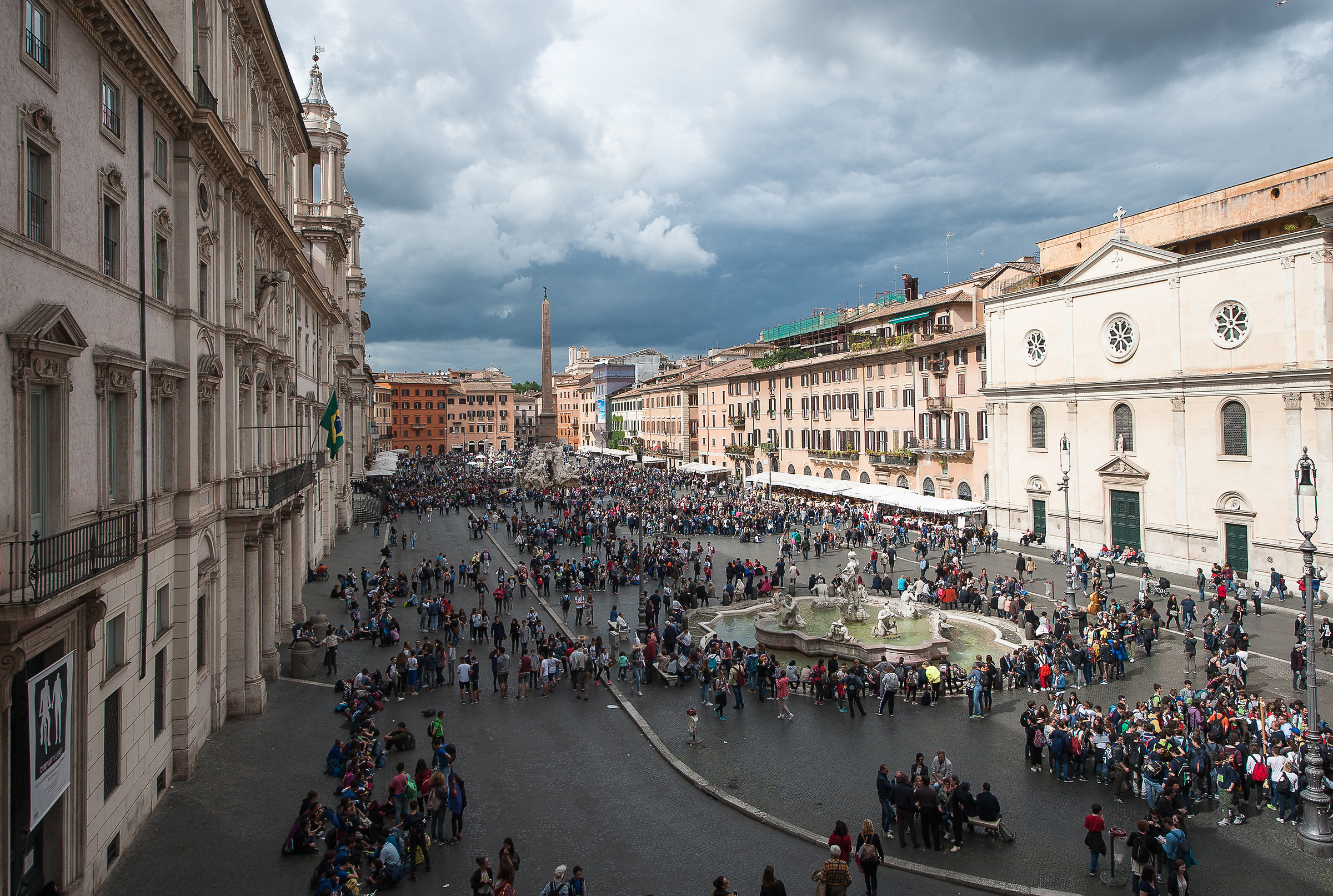 Roma-Una giornata festiva a Piazza Navona