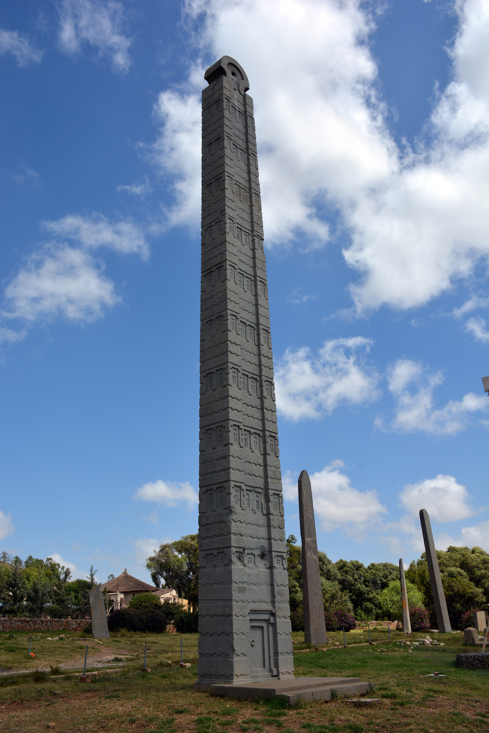 la stele di Axum resa dall'Italia al'Etiopia