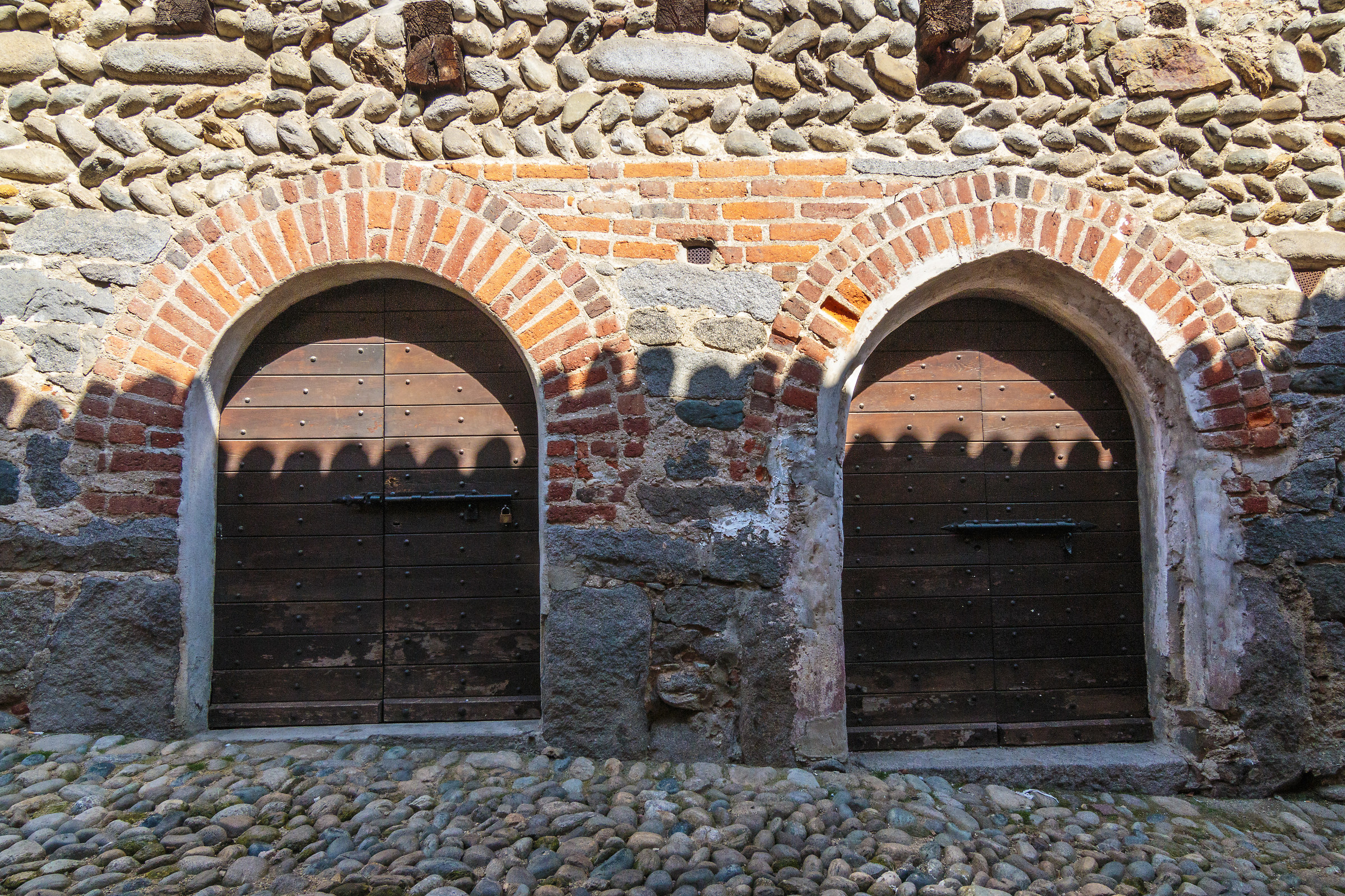 Ricetto - The twin doors.