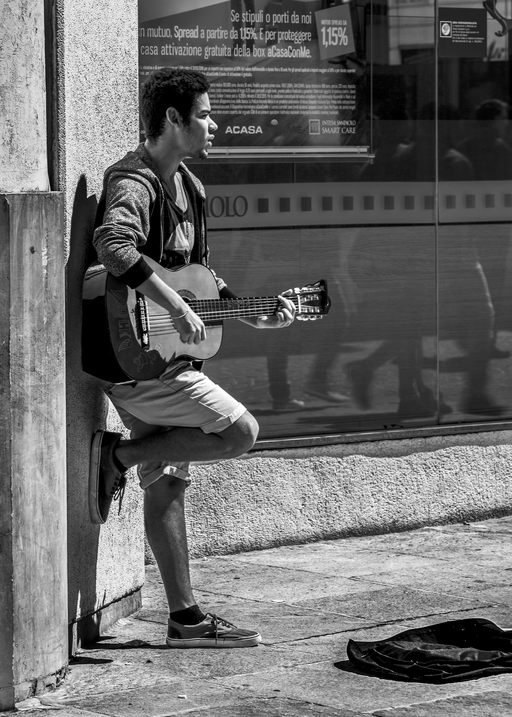 Cantando nell indifferenza...