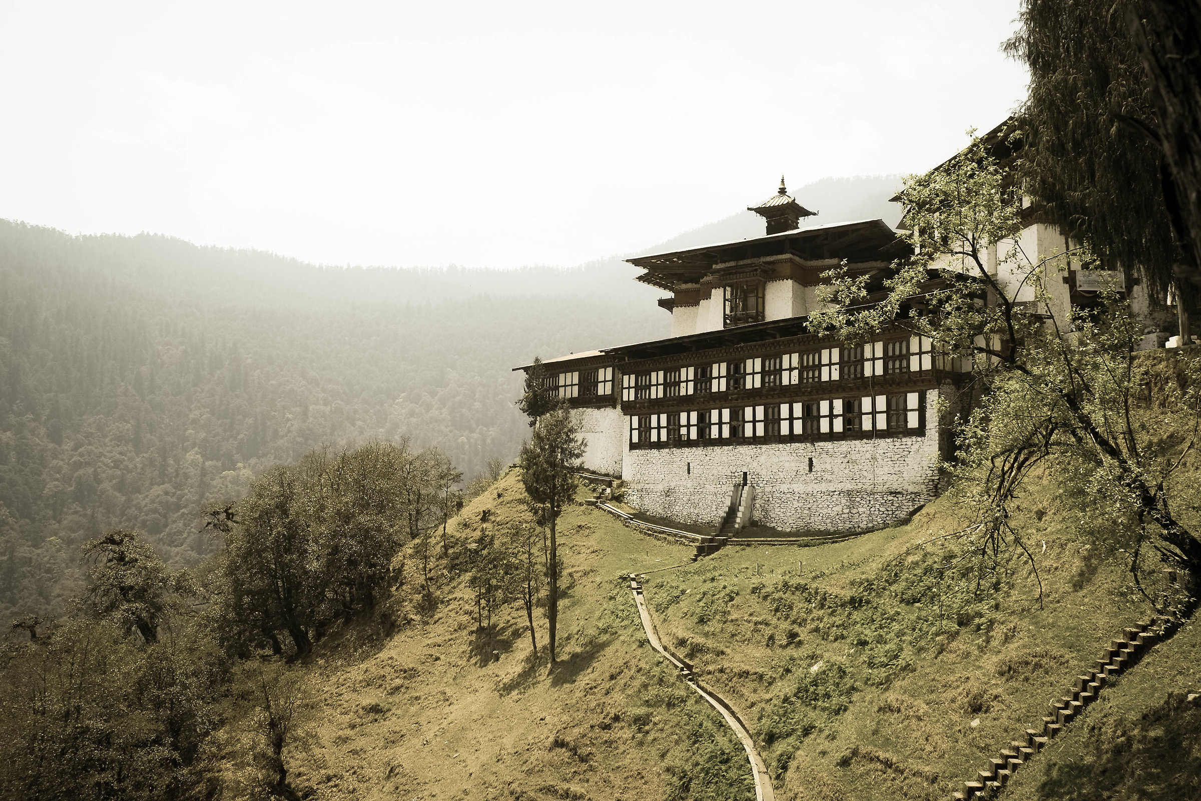 Bhutan monastery 3.000m