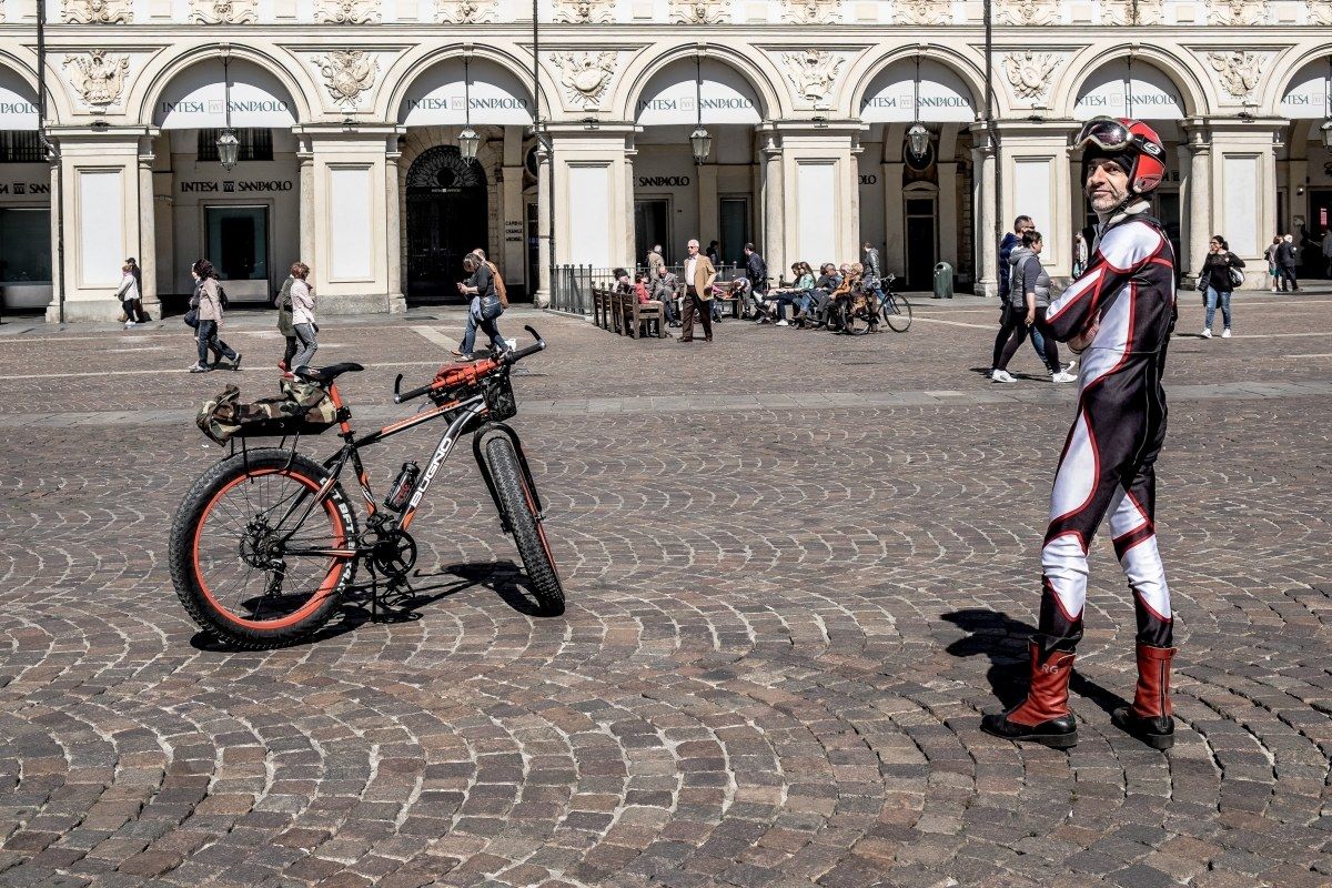l'uomo che cadde sulla terra...............